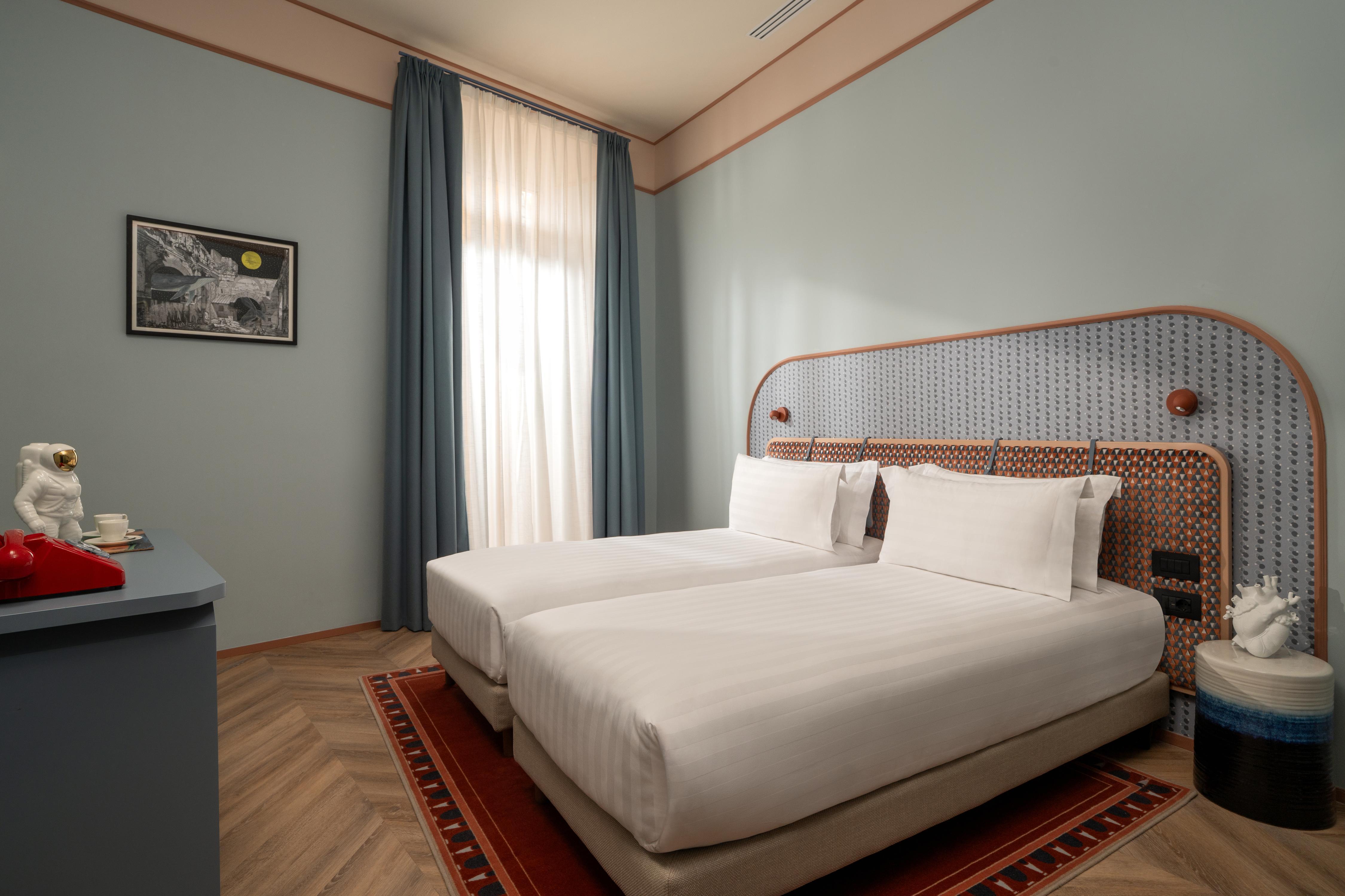 Cloud 7 Hotel Roma - Tap to explore photos
