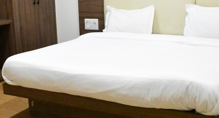 GYPSY GRAND HOTEL & RESTAURANT Room Type - Super Deluxe Rooms