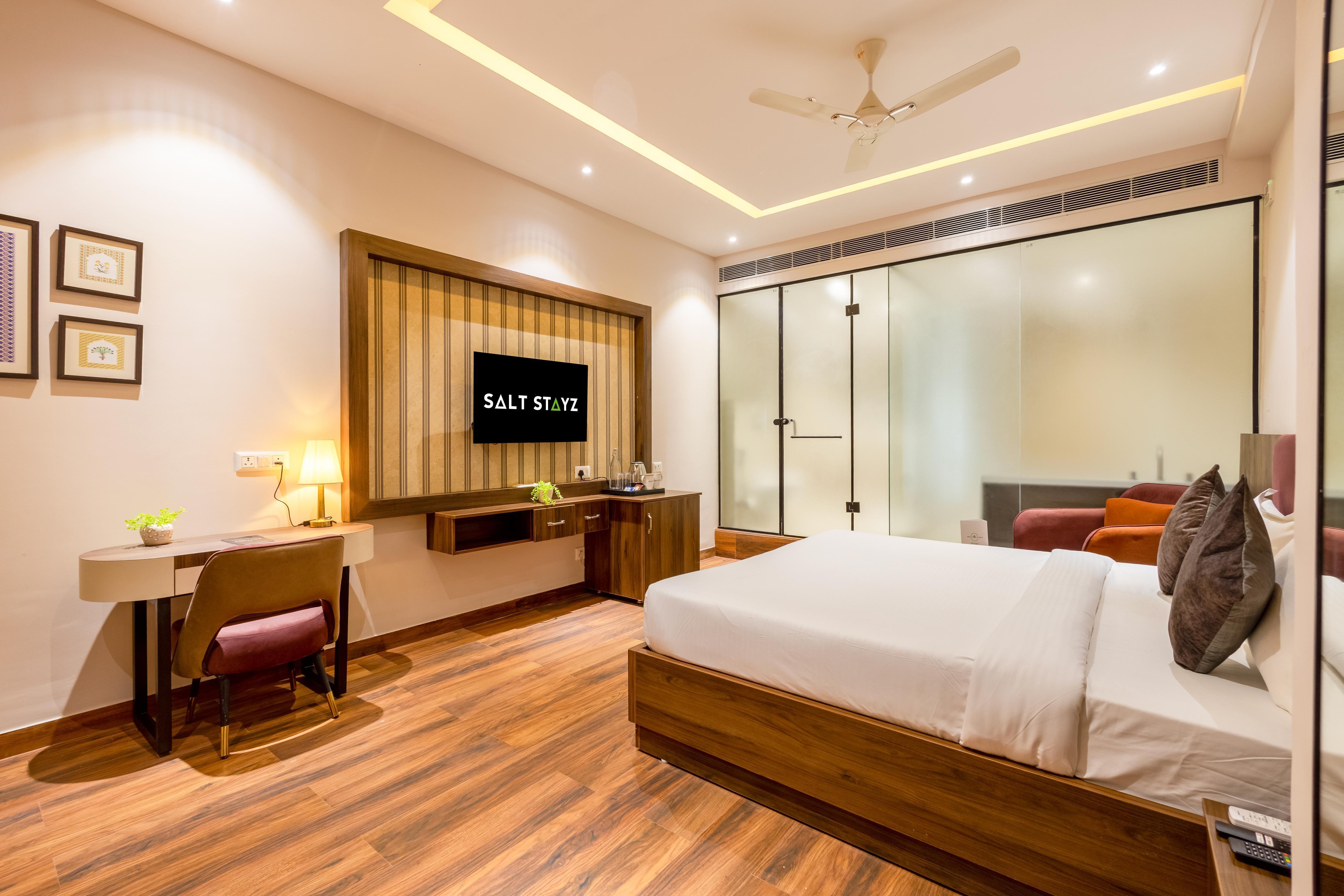 Saltstayz Premier Suite Chandigarh Mohali - Tap to explore photos