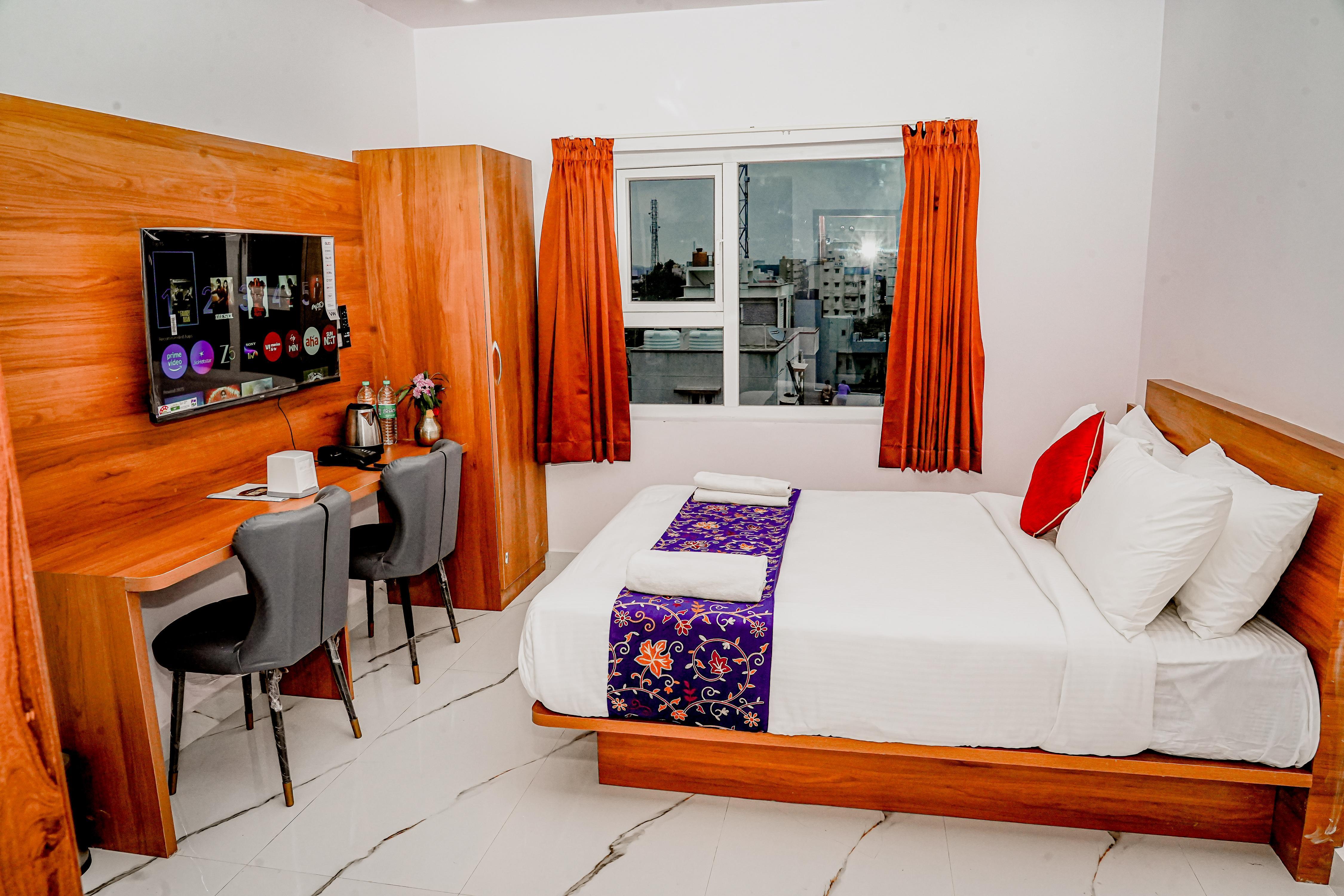Keerthis Grand - Near Kempegowda int'l Airport Hotel - Tap to explore photos