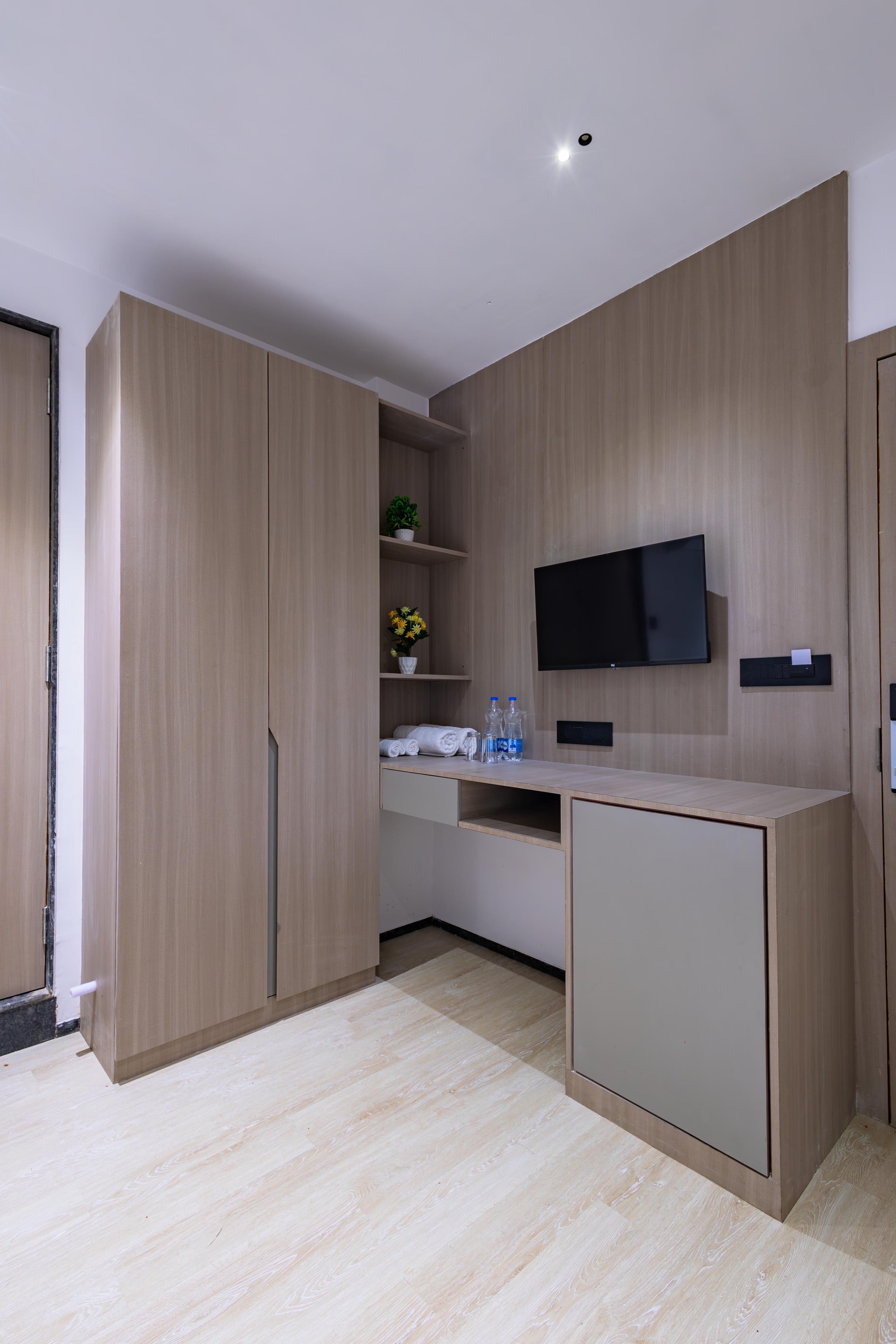 Aarya inn - Tap to explore photos