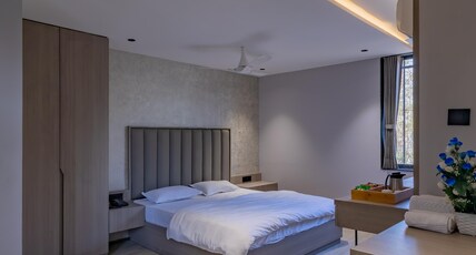 Aarya inn Room Type - Deluxe Room