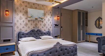 Aarya inn Room Type - RAJWADI ROOMS