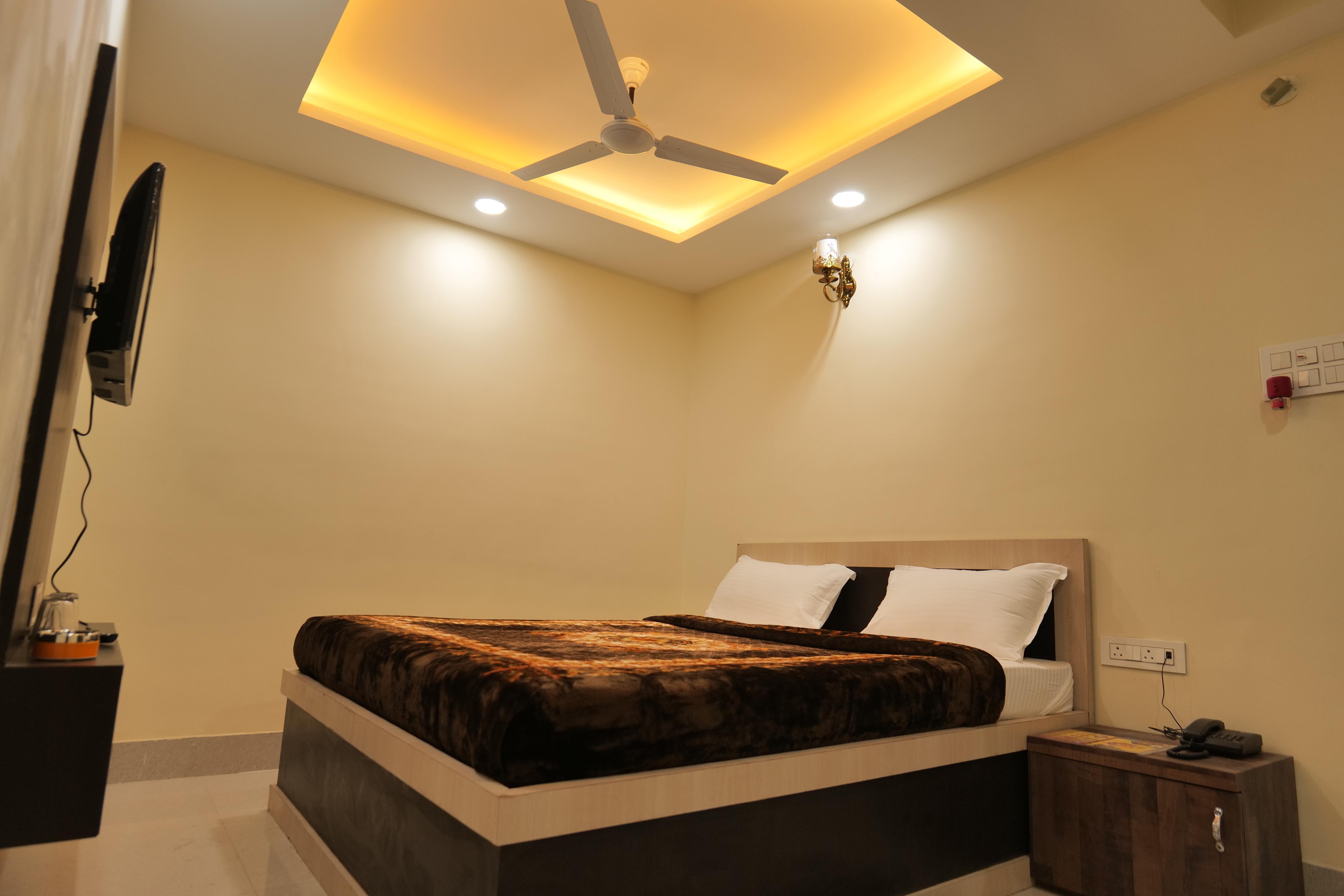 Hotel Dev inn Room Type - DELUXE ROOM