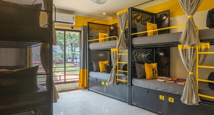 The Hosteller Lonavala, City Centre Room Type - Bed in 6 Bed Mixed Dormitory with Garden View