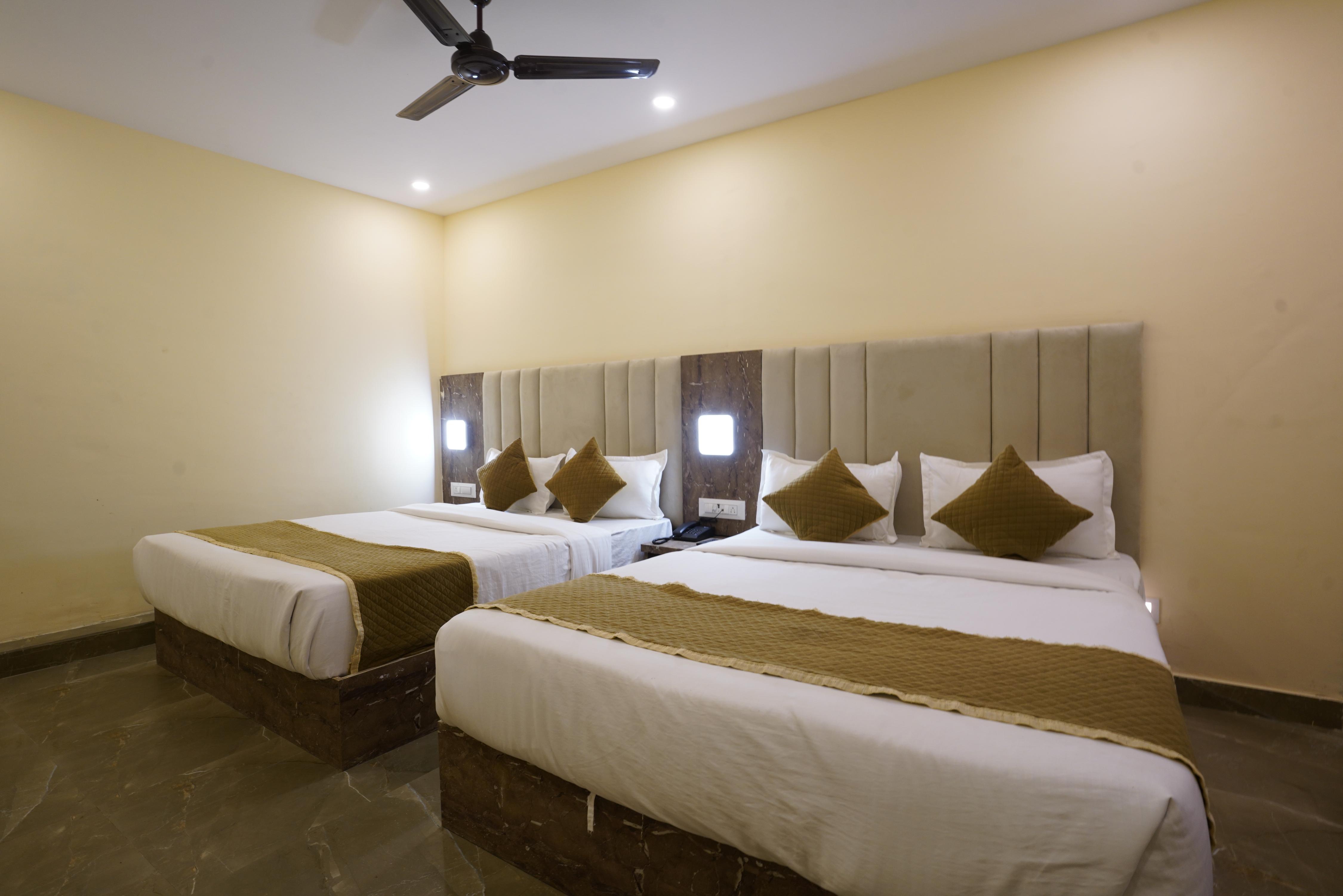 Hotel Crystal Castle Room Type - Family Room