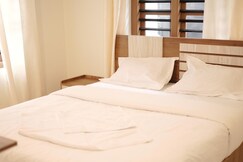 Middle Wayanad Holiday Inn | Apartments with Common Pool