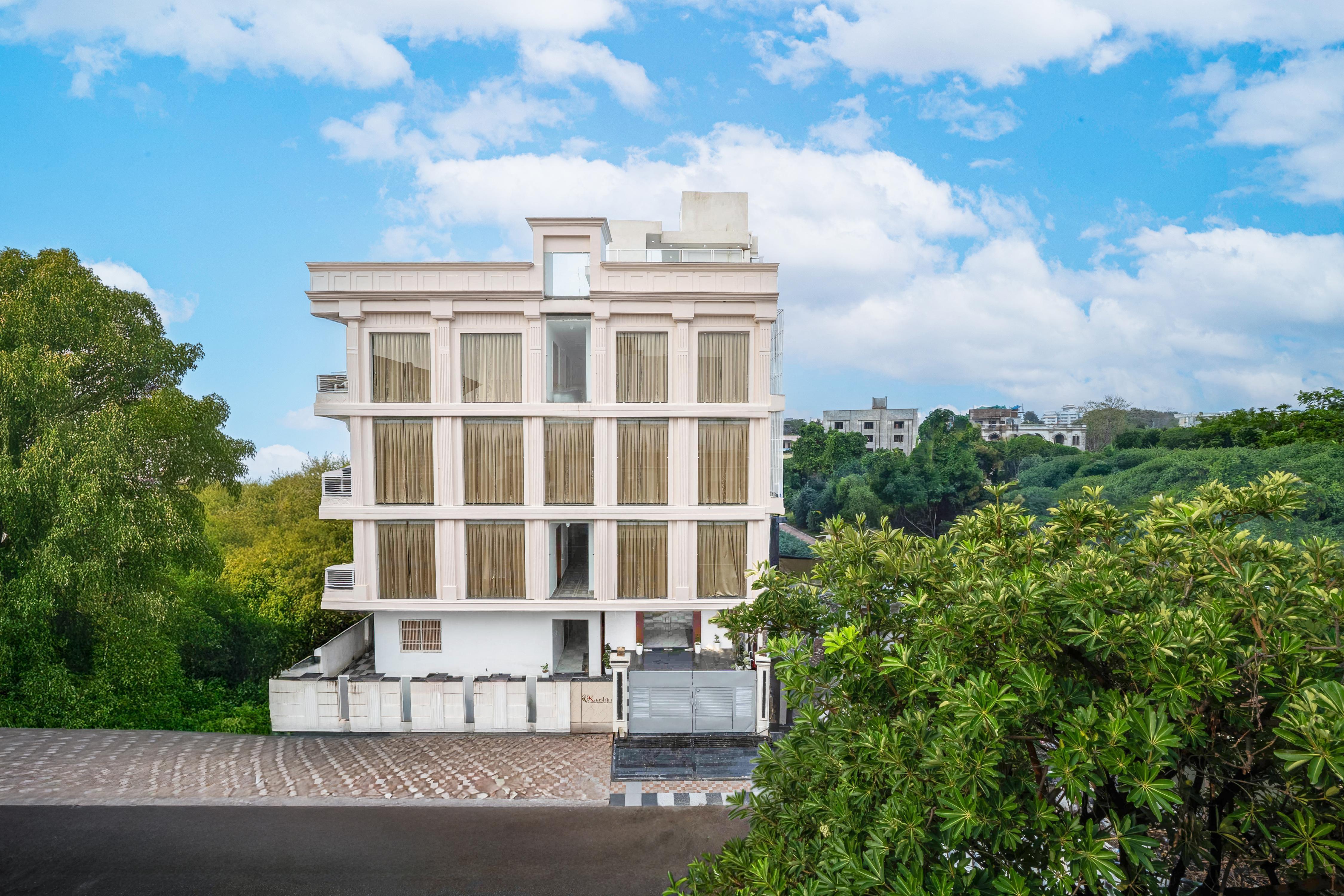 Perfectstayz Premium Kaashin 100 meters from Ganges - Tap to explore photos