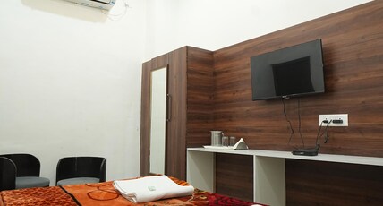 Shri Bankey Bihari Guest House Room Type - Super Deluxe
