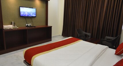 ROYAL RETREAT BOARDING AND LODGING Room Type - Deluxe AC Room
