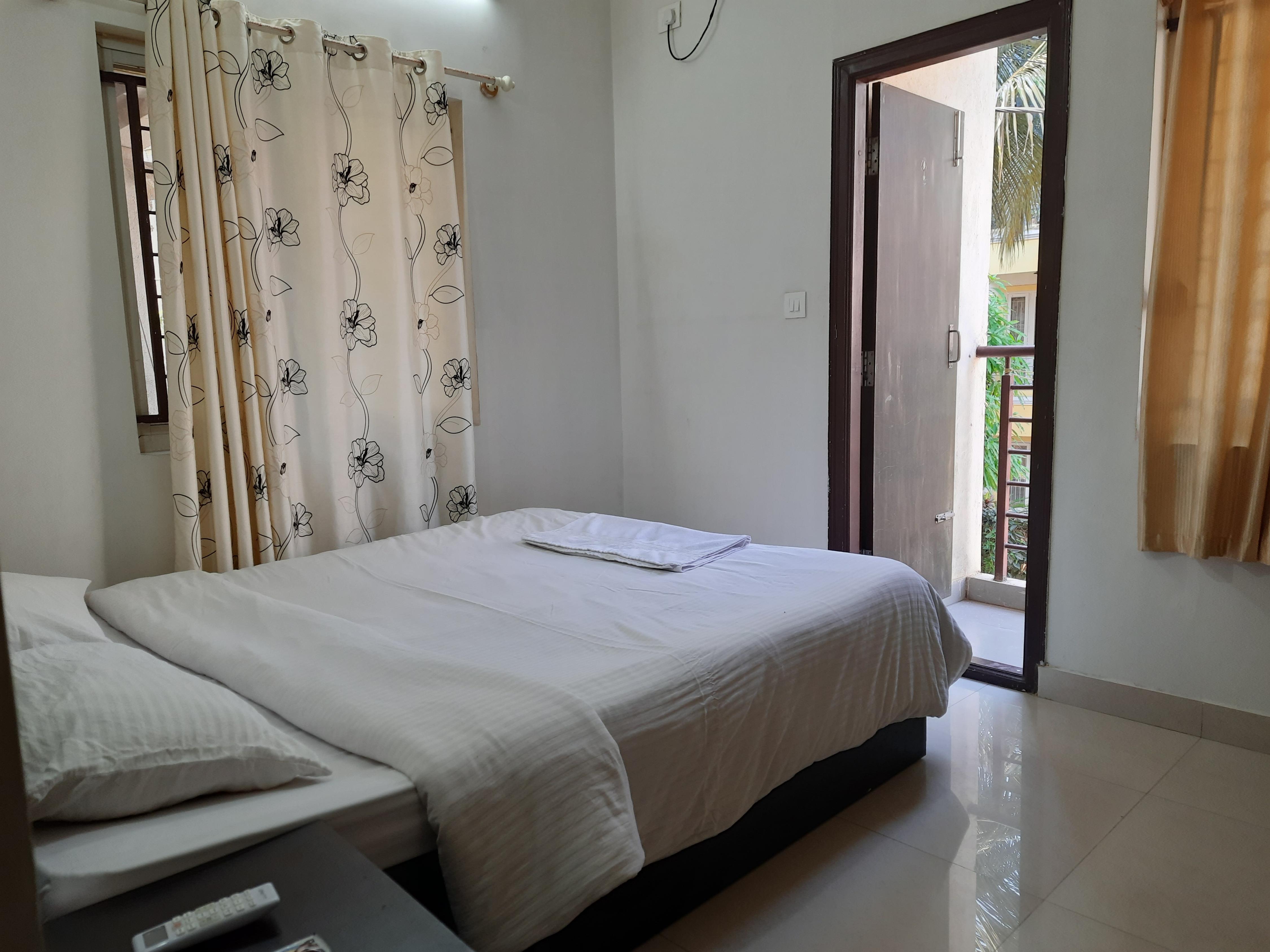 Love Dale Homestay Bengaluru | LD1 - Tap to explore photos