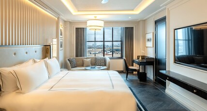 Fairmont Mumbai Room Type - Signature 1 King Bed Airport View