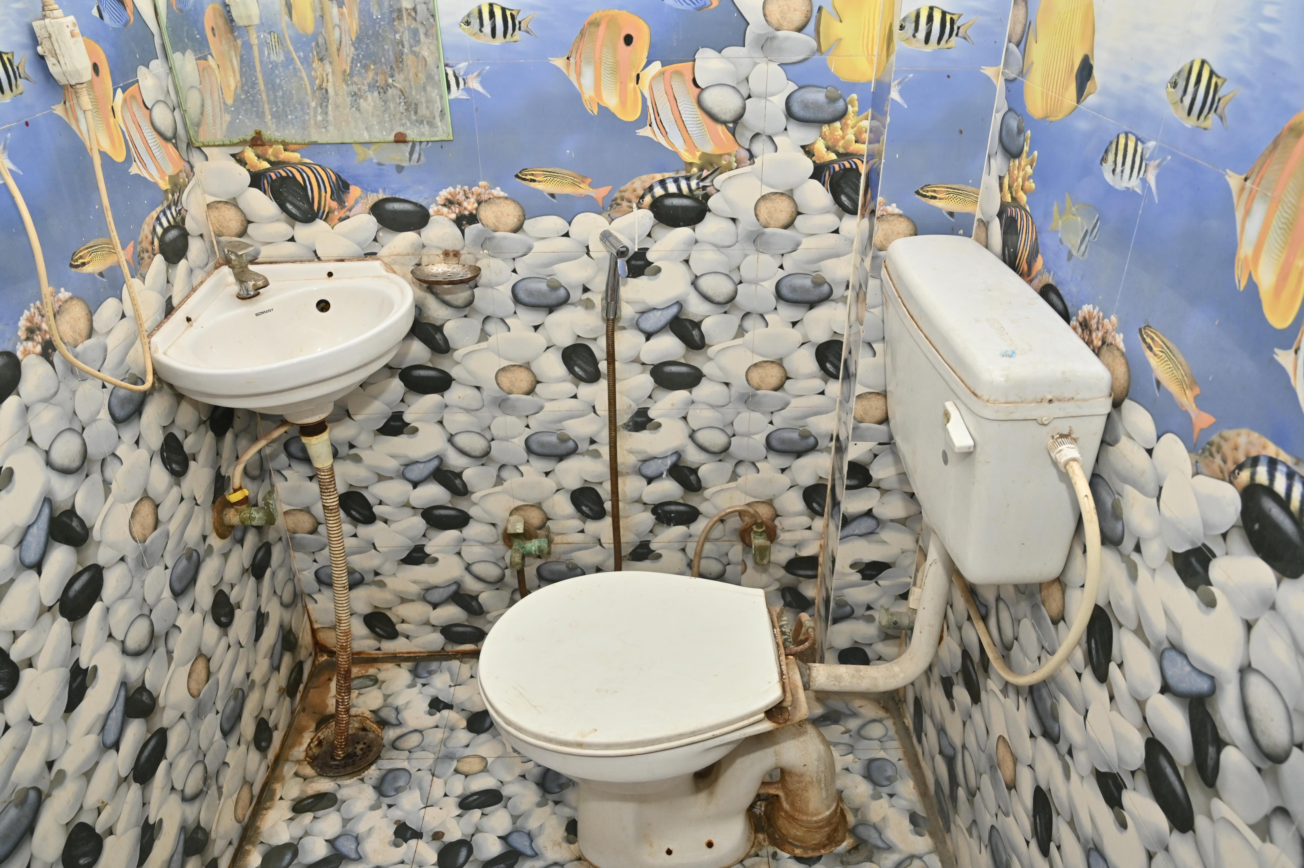 Hotel AV Inn - Tap to explore photos