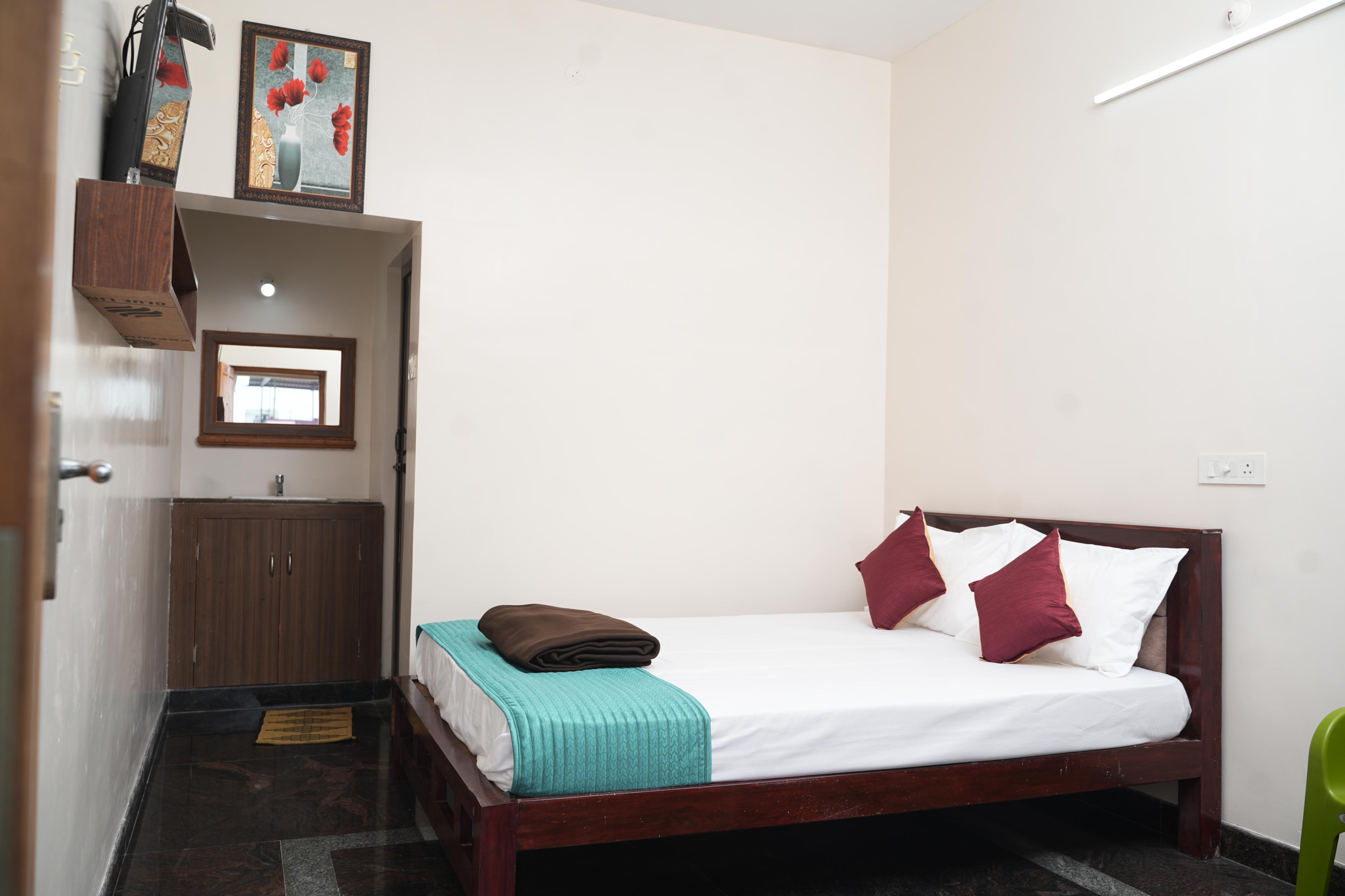 Hotel S.M.R - Tap to explore photos