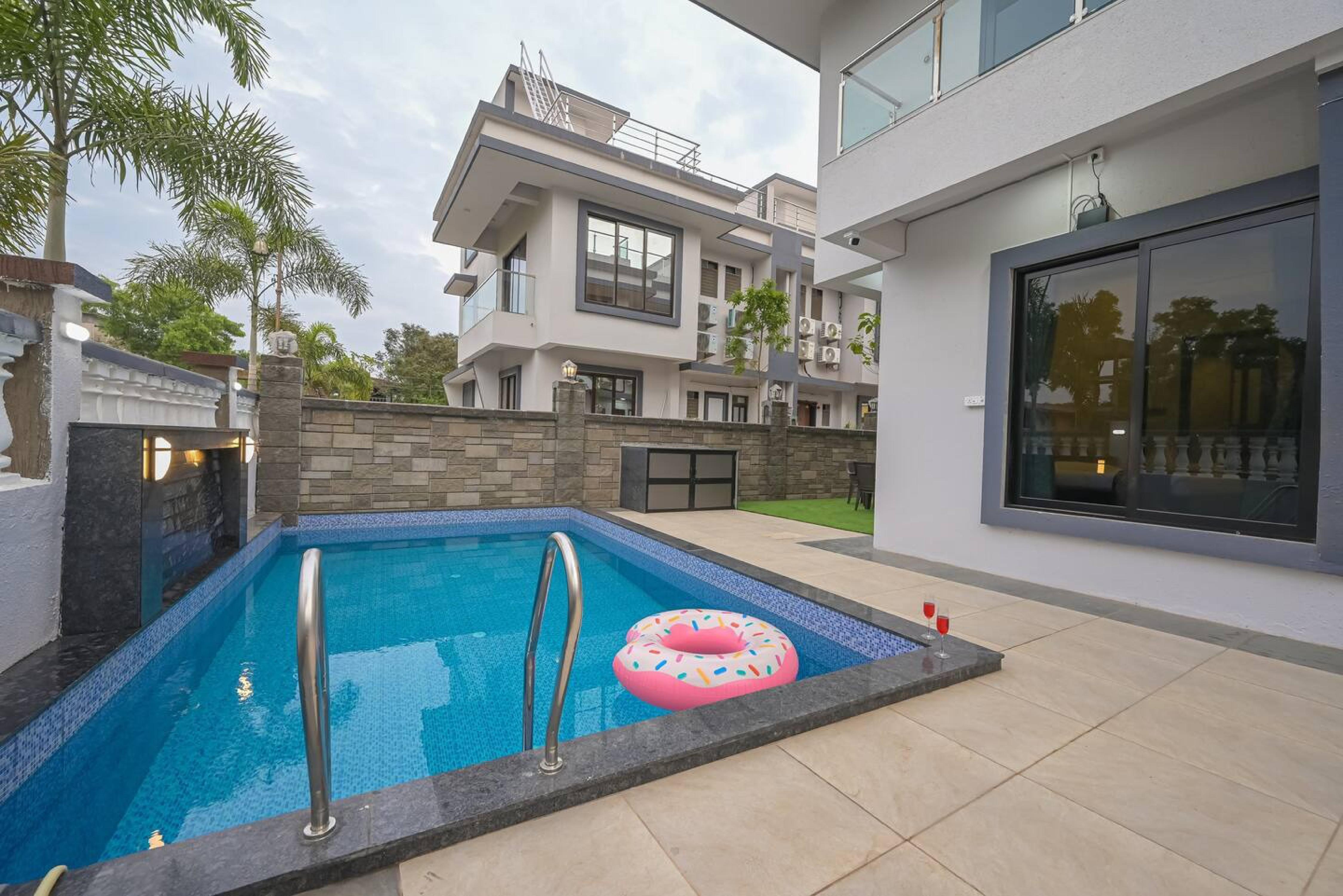 Elegant Vista Villa 3BHK with Pvt Pool - Tap to explore photos