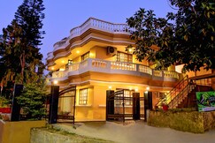 Green Munia (1 KM from Nakki Lake)