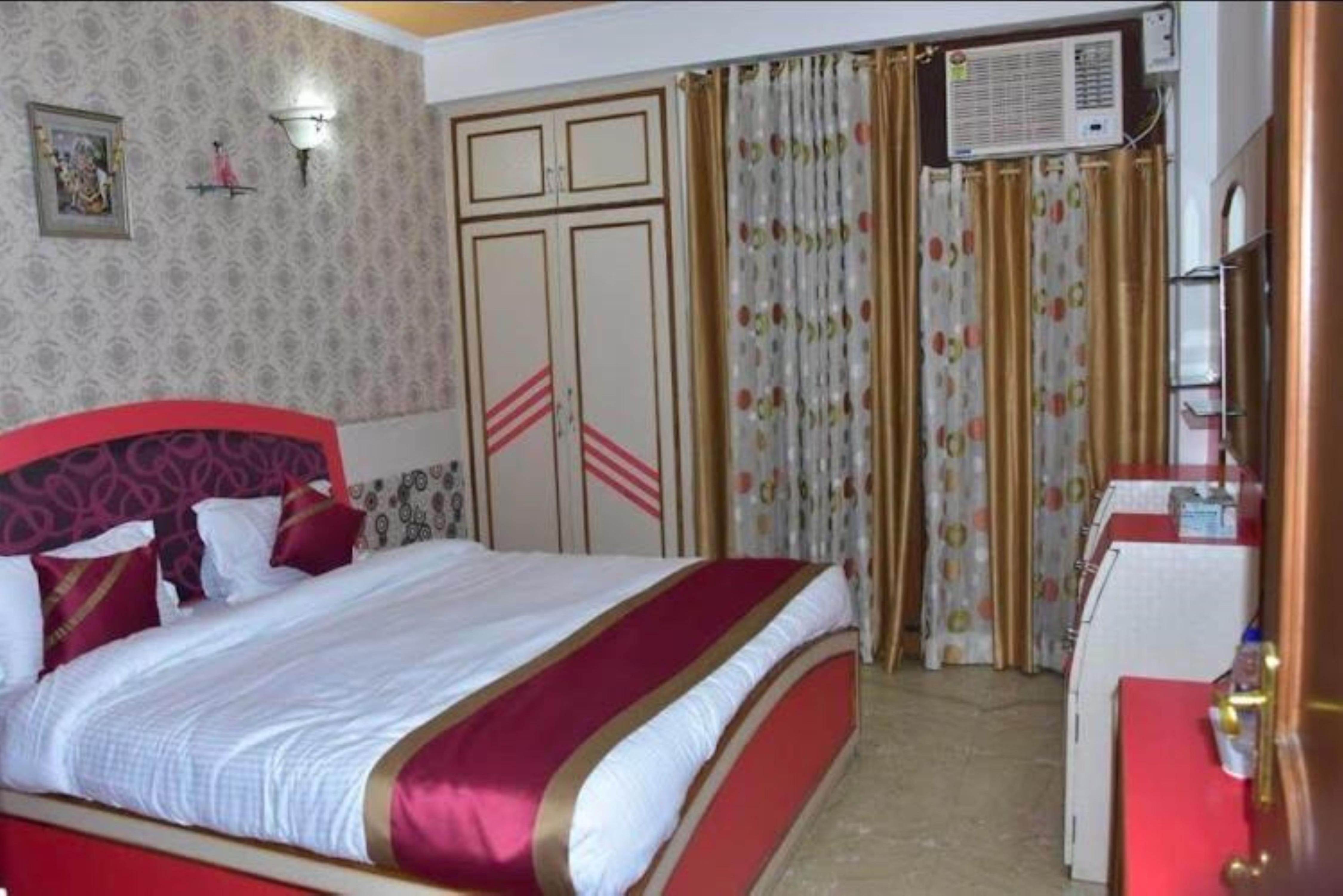 Shree Sai Homestay - Tap to explore photos