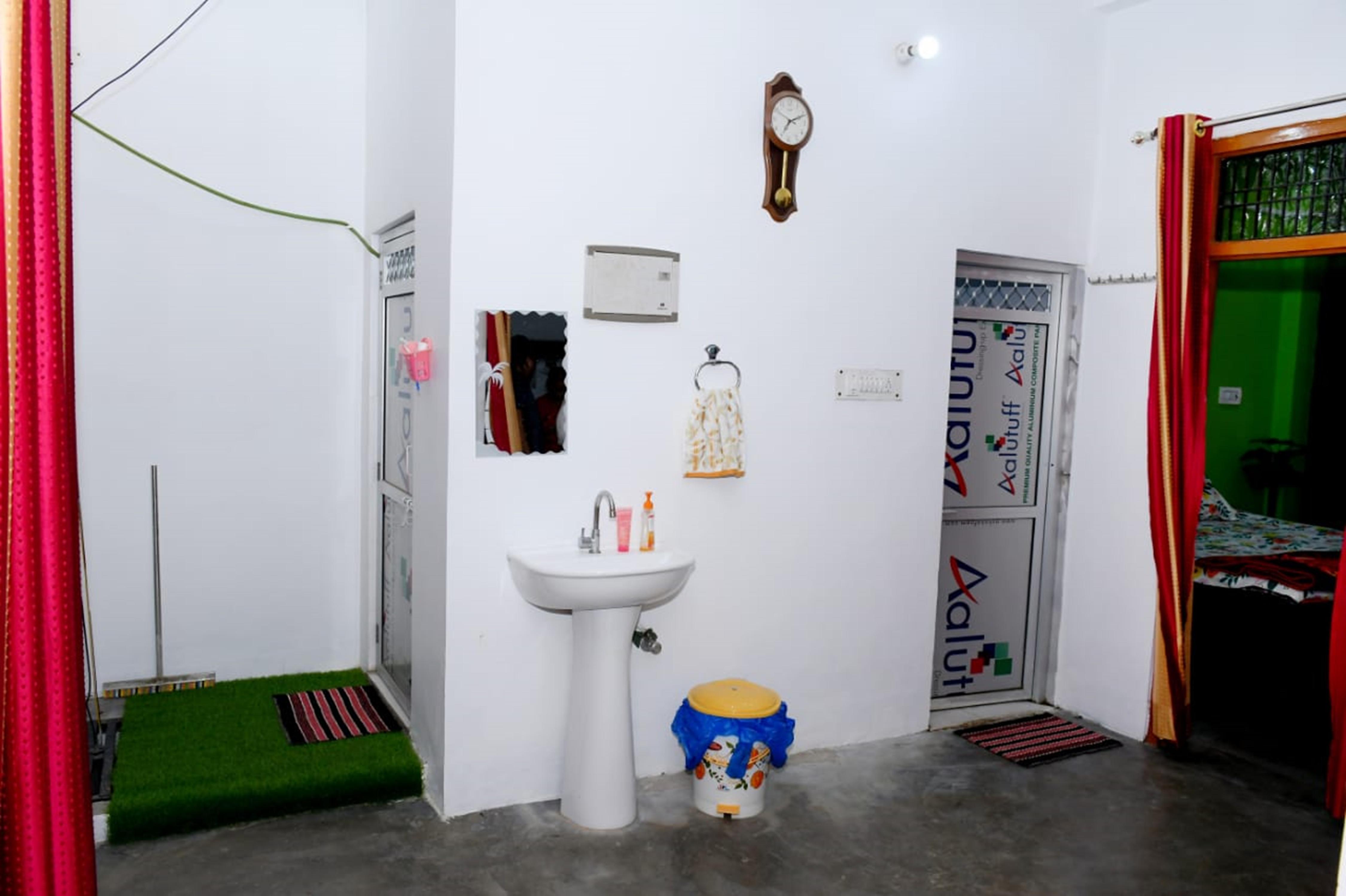 Samrat Homestay - Tap to explore photos