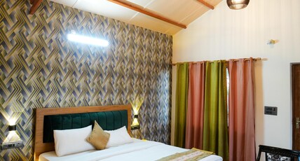 Monal Meadow Room Type - Lake View Room With Balcony