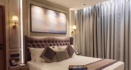 Grand Residency Hotel & Serviced Apartments Room Type - Signature Room