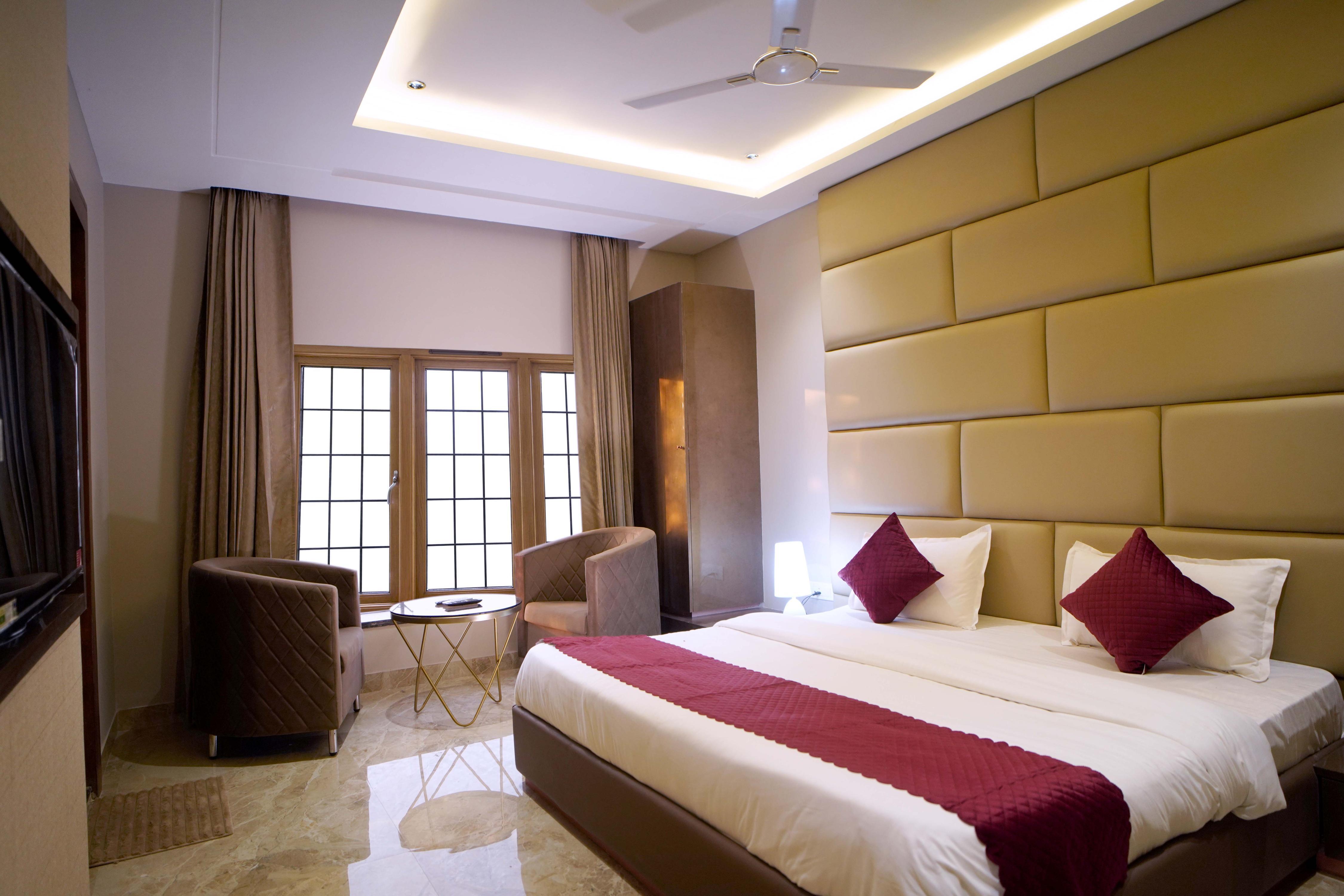 Hotel Siya Ramaya - Tap to explore photos