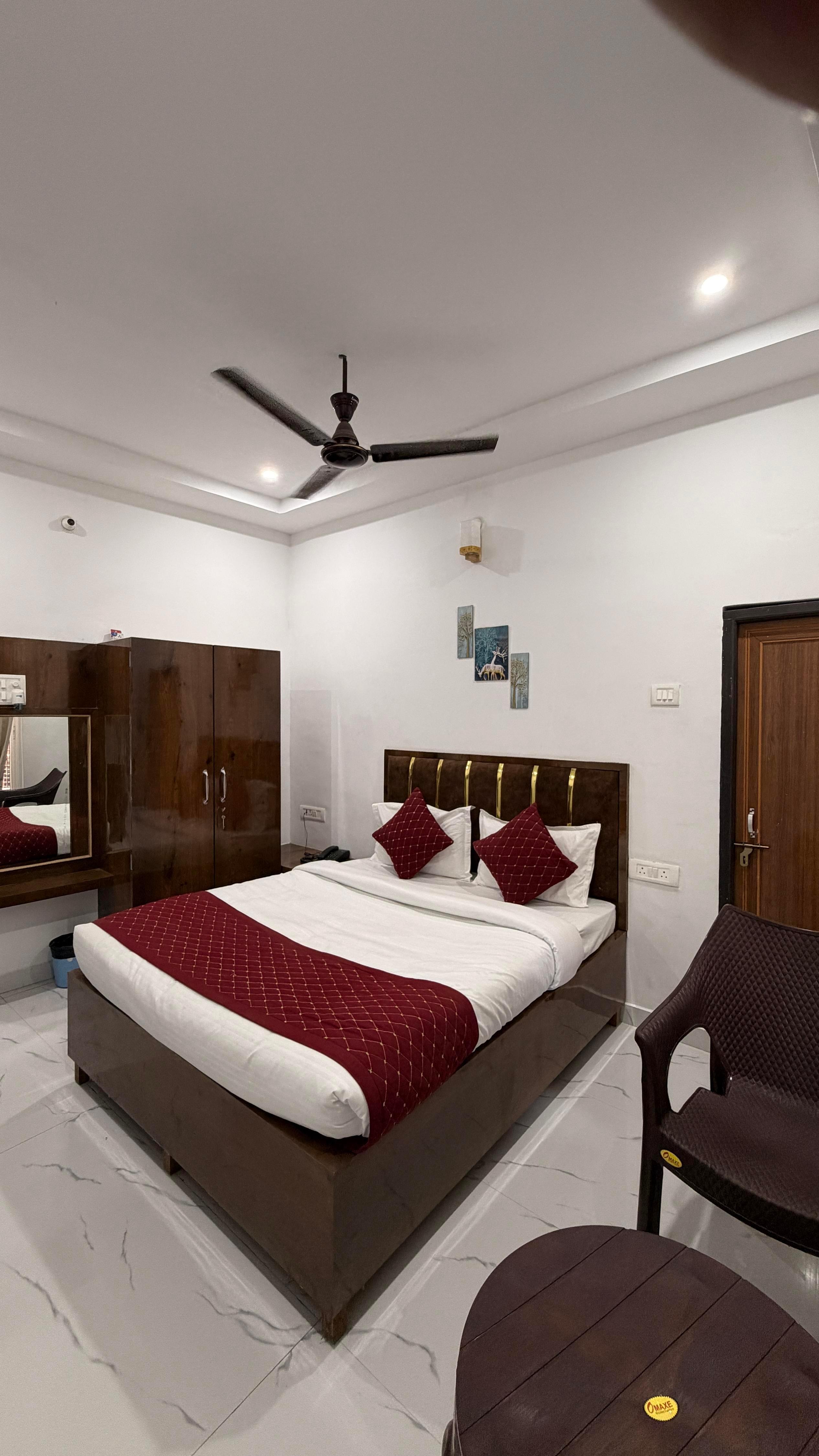 TRISHUL INN Room Type - Deluxe Room