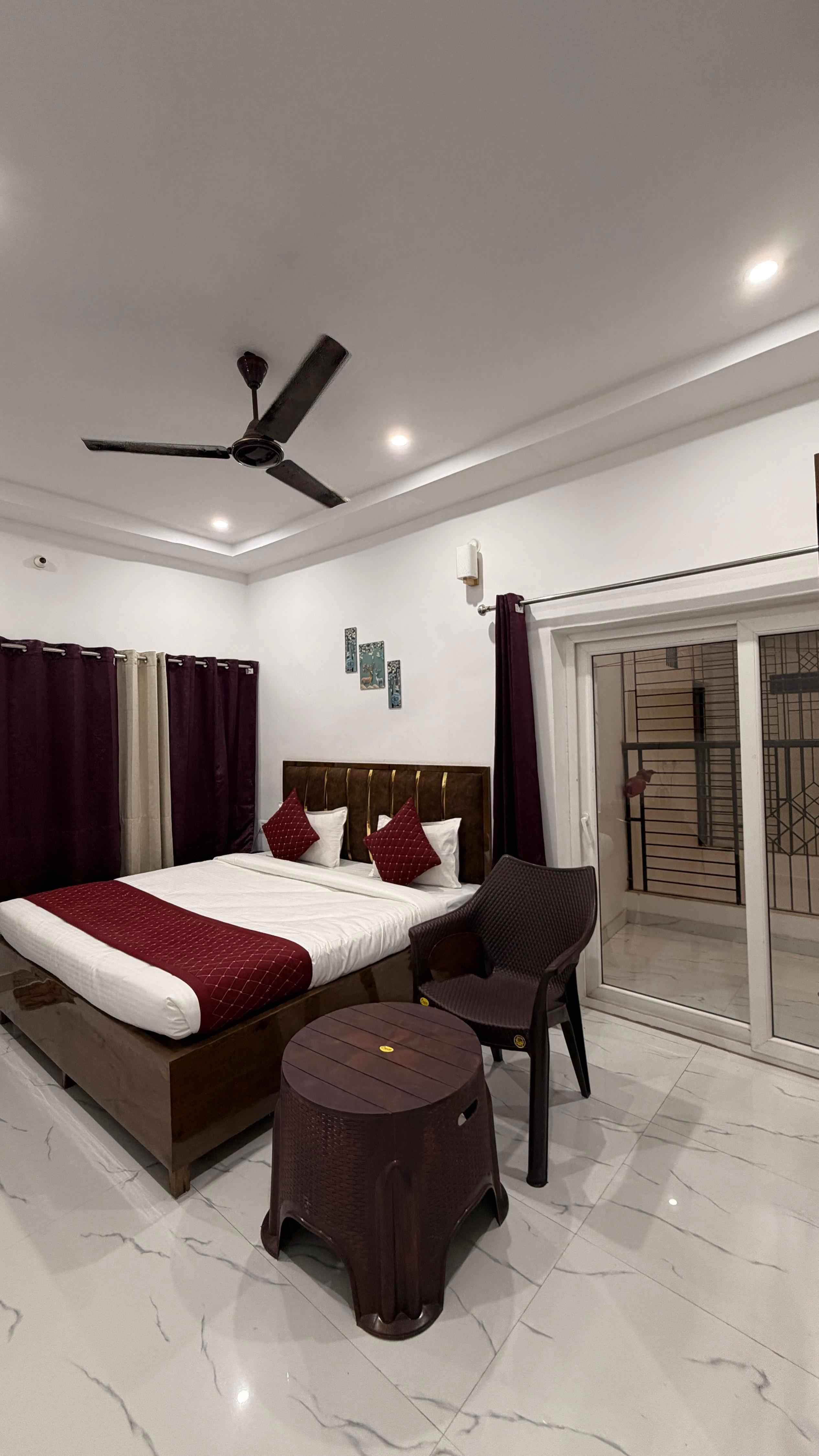 TRISHUL INN Room Type - Luxury Room
