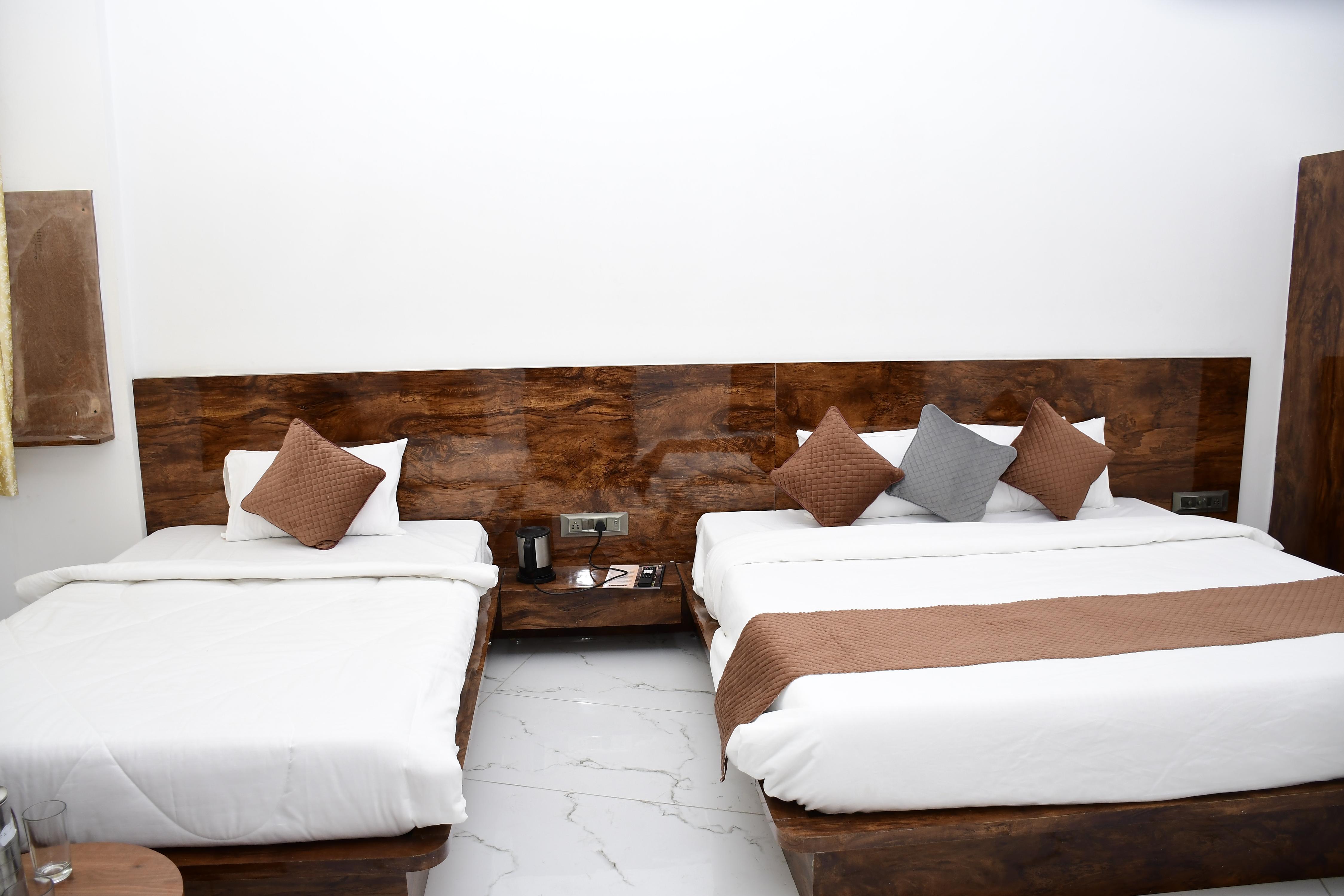 Hotel Morvi Nandan - Tap to explore photos
