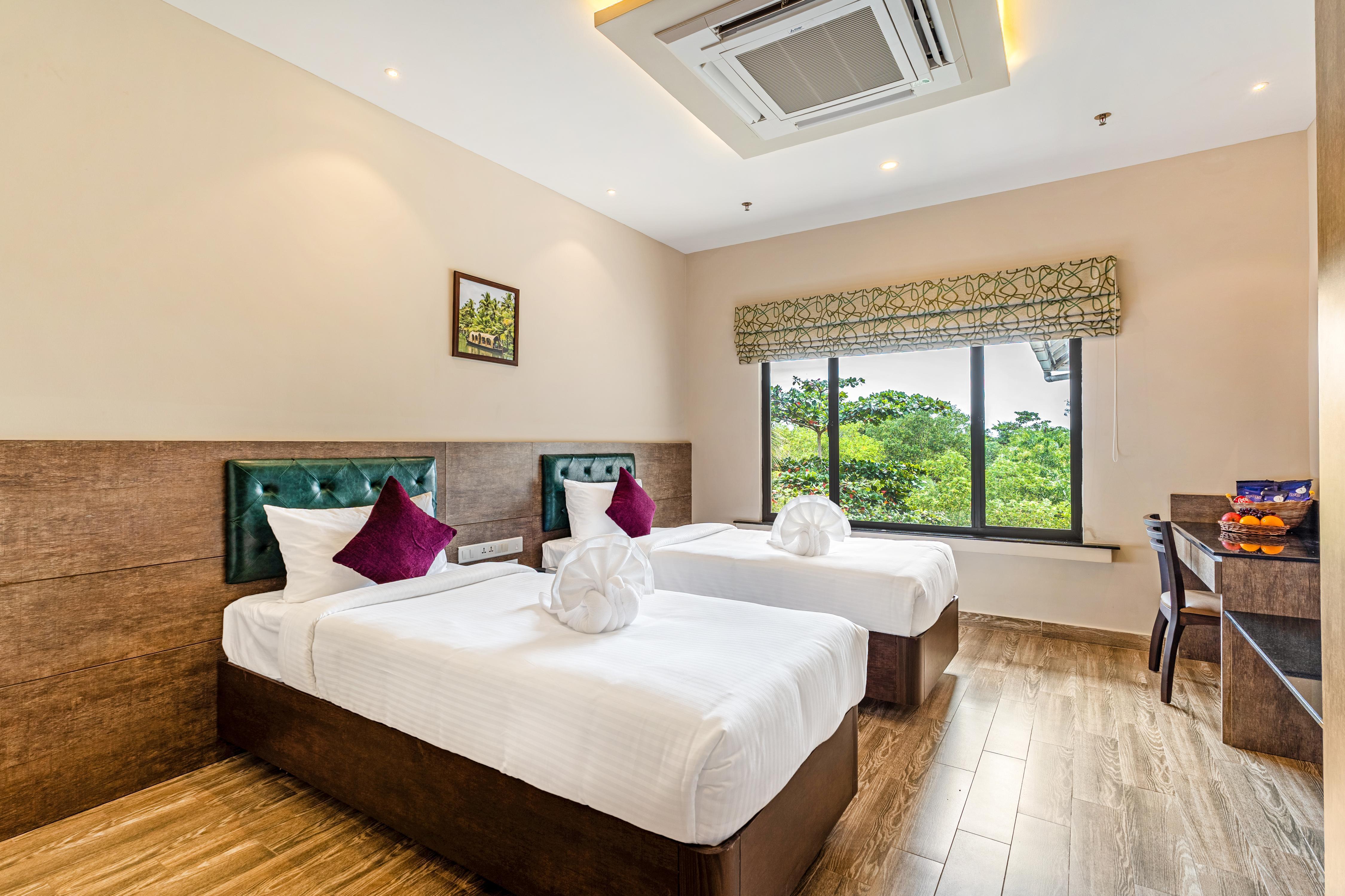Alaya Stays By ELIVAAS Still Waters Room Type - Luxury Suite