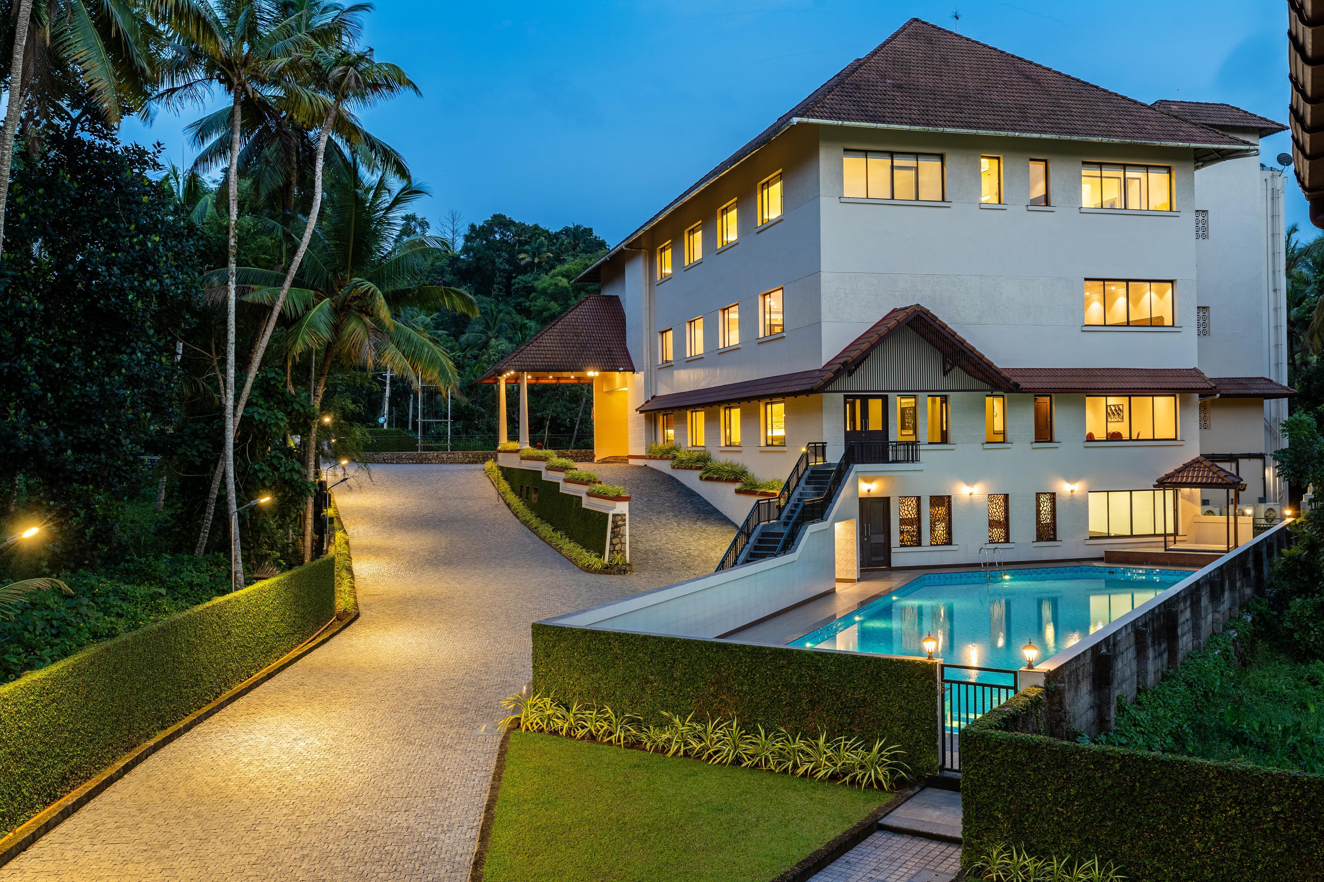 Alaya Stays By ELIVAAS Still Waters