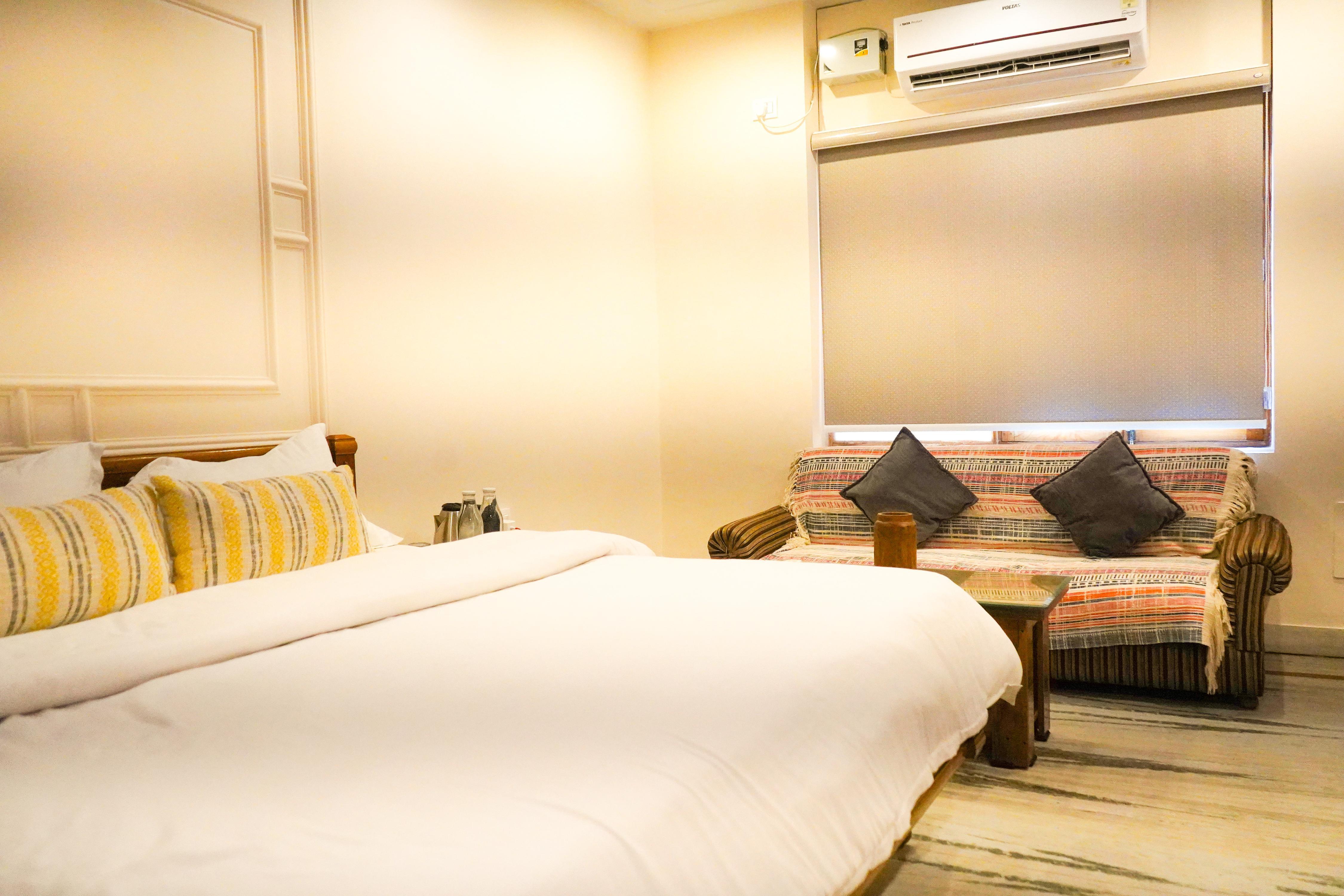 Villa The Basera @ Ganga Vatika Room Type - Sophisticated Suite by The Basera
