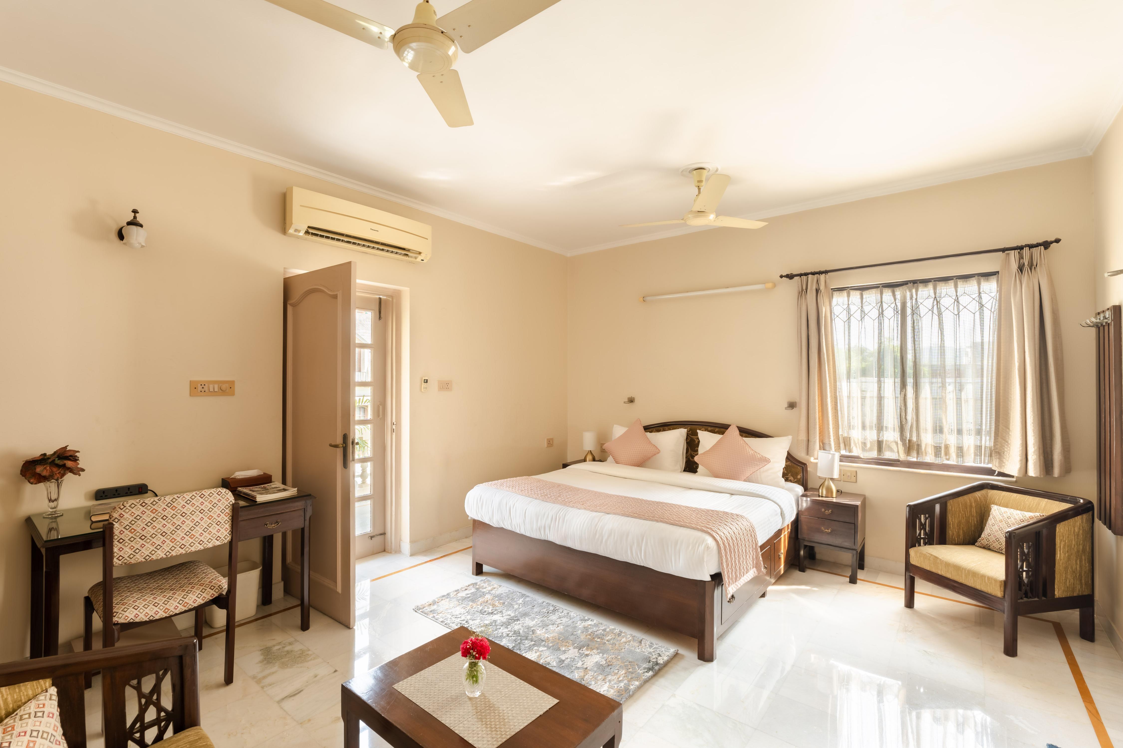 Livistay Room Type - Executive Room with Balcony