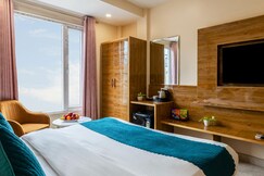 Hotel Guru Preet @ 2min From New Delhi Railway Station