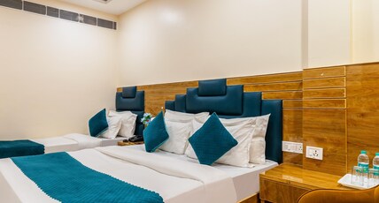 Hotel Guru Preet @ 2min From New Delhi Railway Station Room Type - Luxury Triple Bedroom with Smart TV Hotel Guru Preet @ 2min From New Delhi Railway Station Room Type - Luxury Triple Bedroom with Smart TV