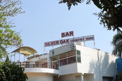 Silver Oak Country Yard