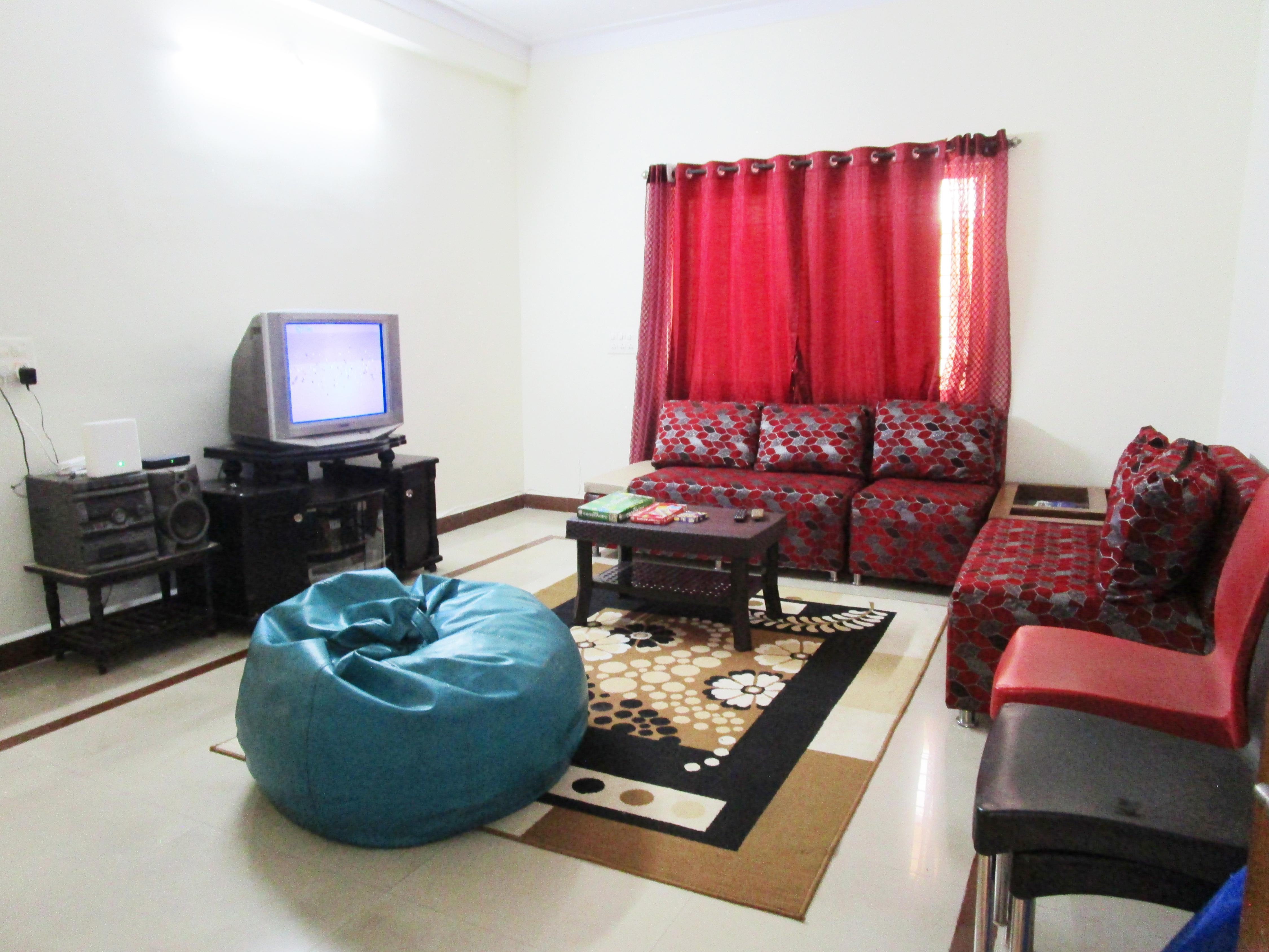 2 BHK couple friendly Apartment - Tap to explore photos