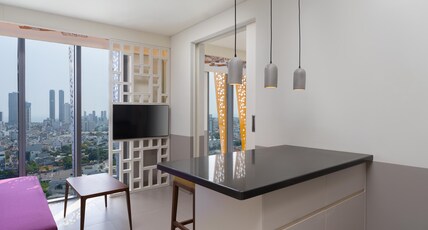 Wink Danang Riverside, Unscripted by Hyatt - 24 Hours stay Room Type - 1 KING BED SUITE CITY VIEW