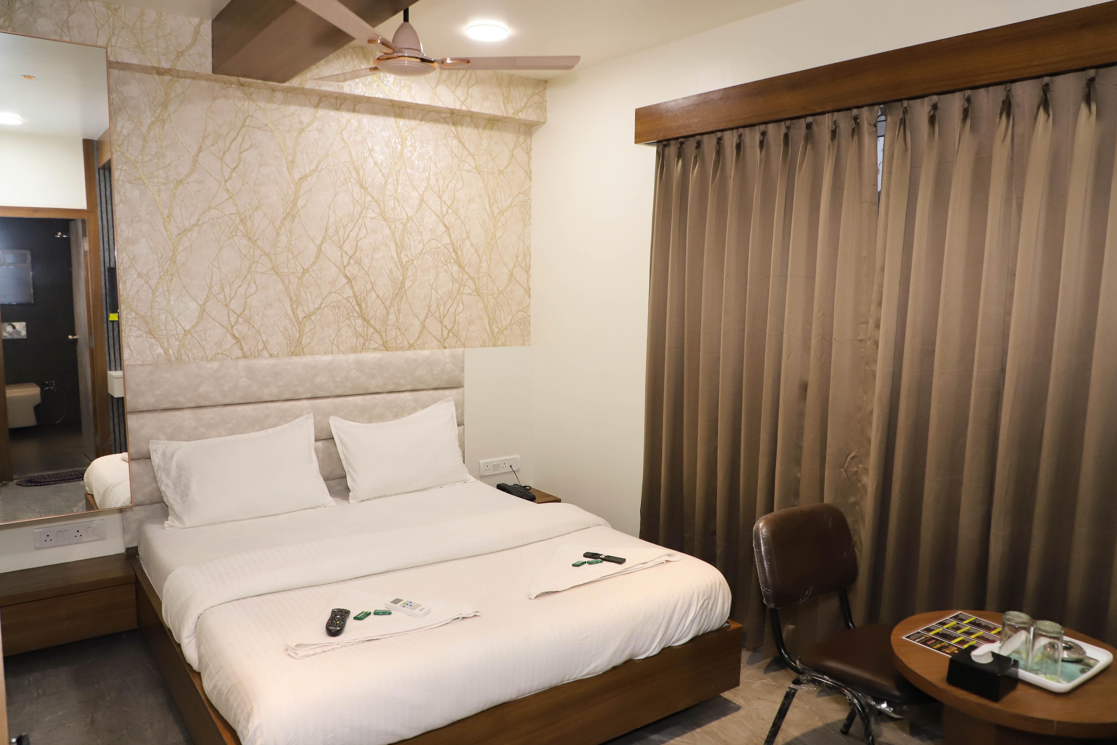 PNP Royal Comfort Services Room Type - Deluxe Double Room