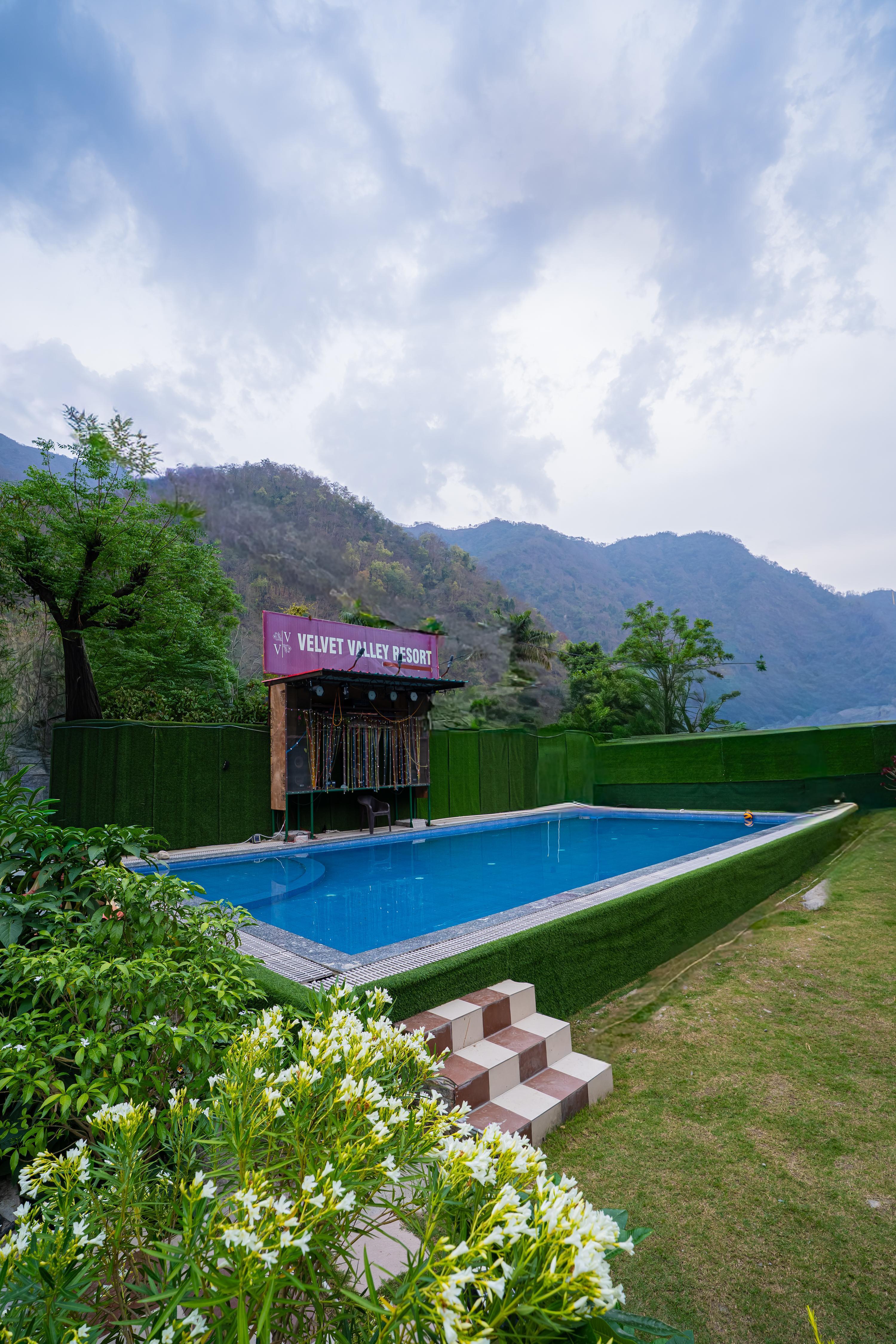 Velvet Valley Resort - Tap to explore photos