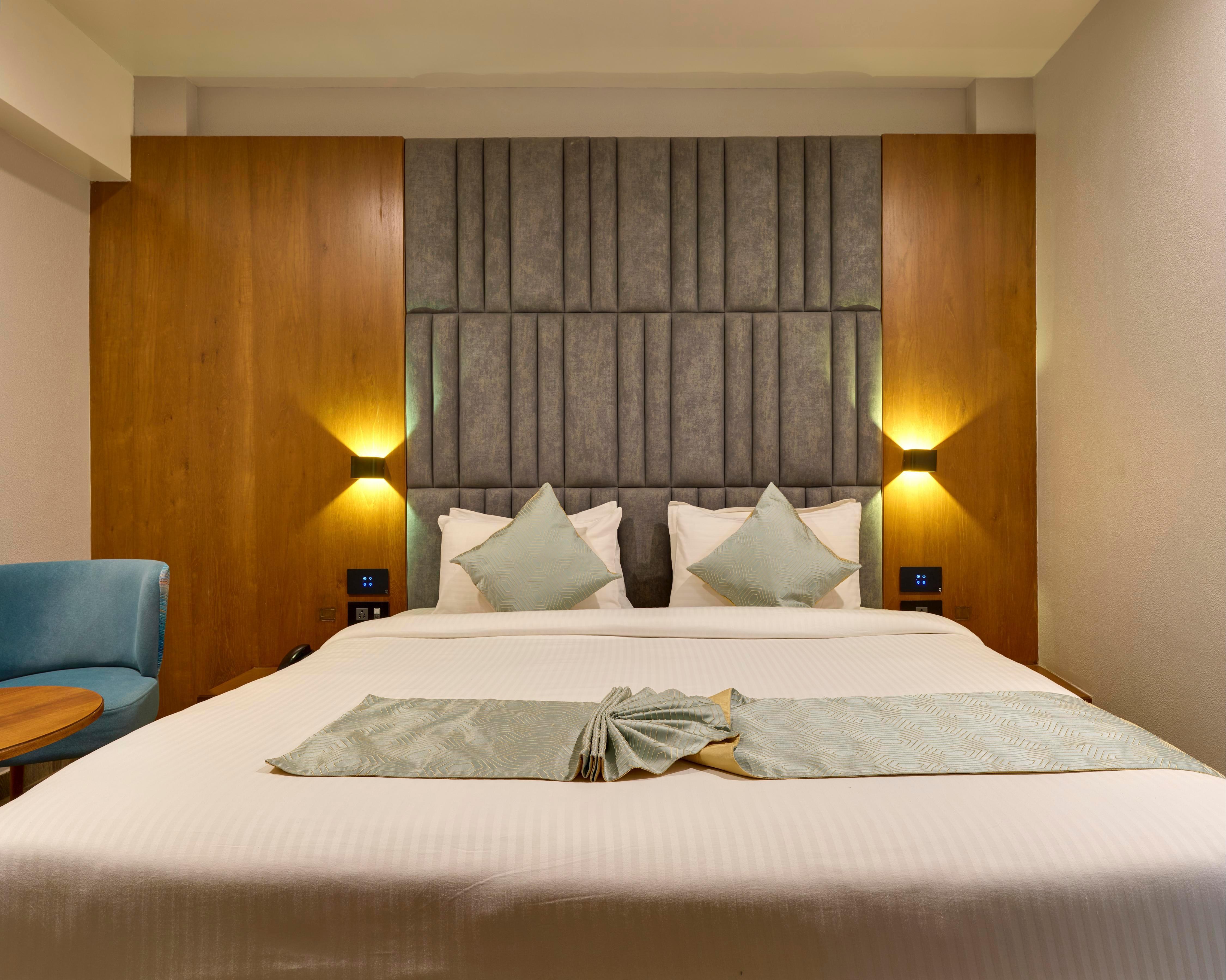 Hotel The Qubice, Kolhapur - Tap to explore photos