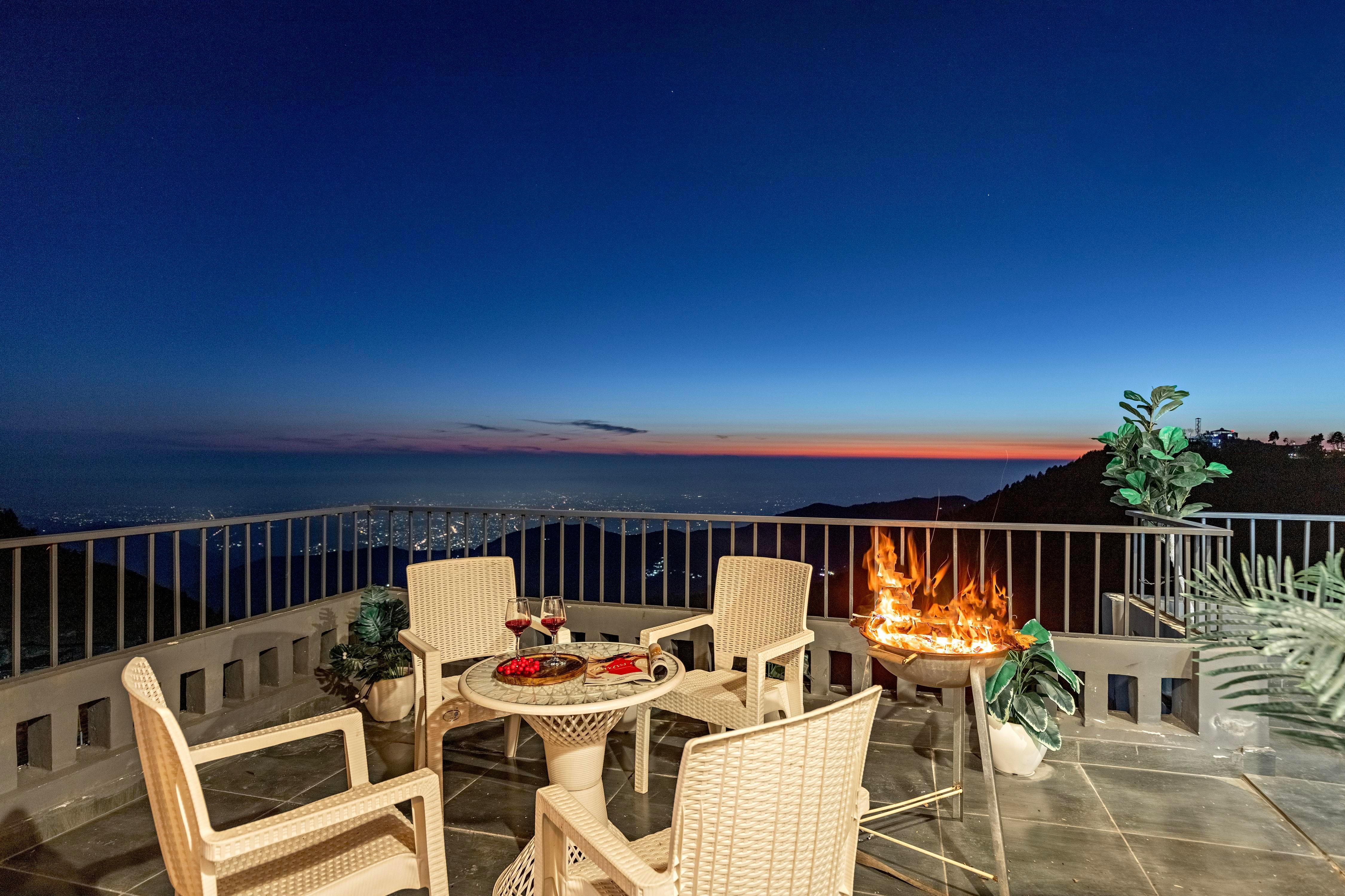 Alaya Stays Evara | 2 BHK Hilltop Hideaway With Balcony, Fireplace & Scenic Views