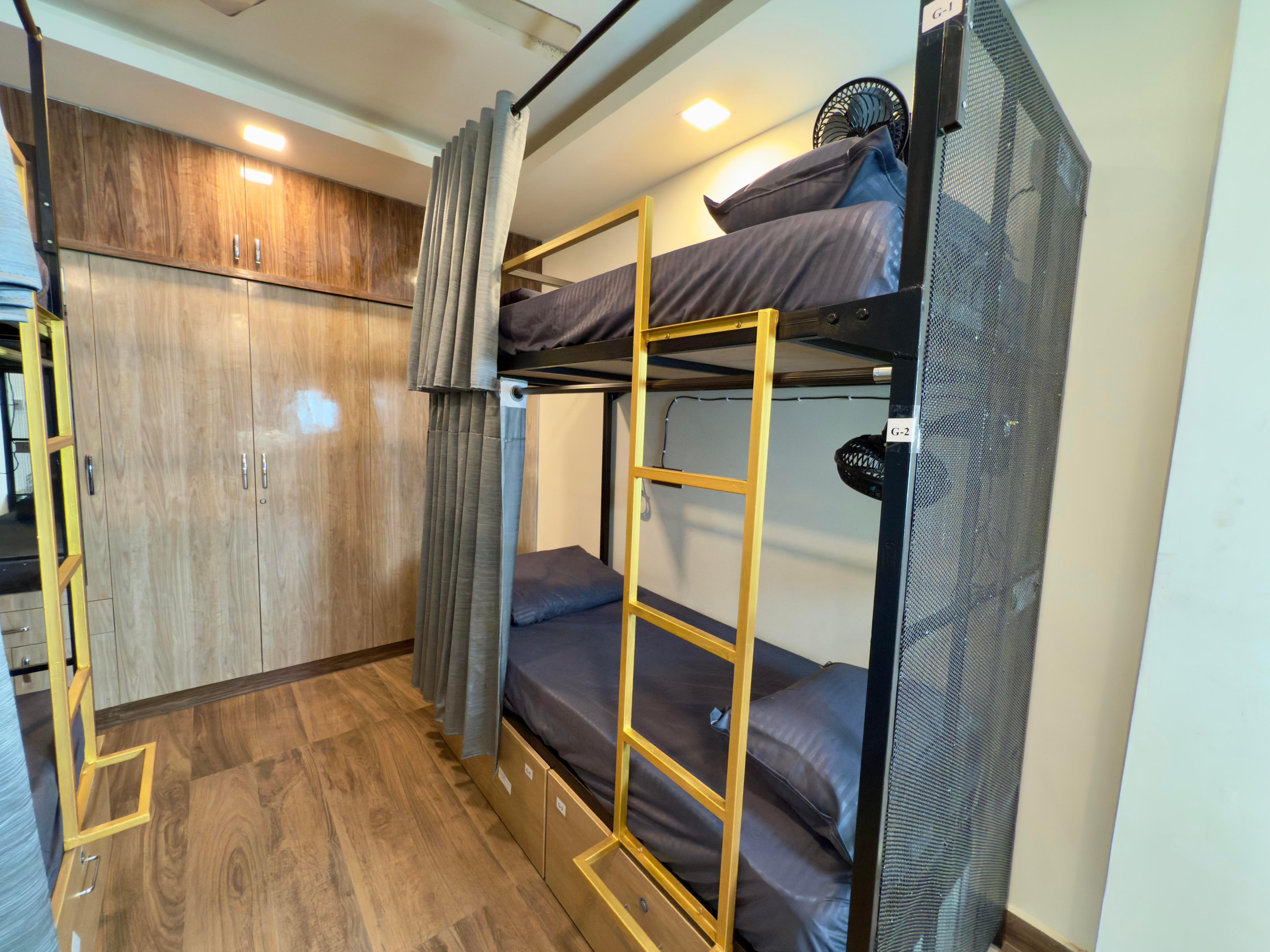 POCOYO - BACKPACKERS HOSTEL - OMR - Tap to explore photos
