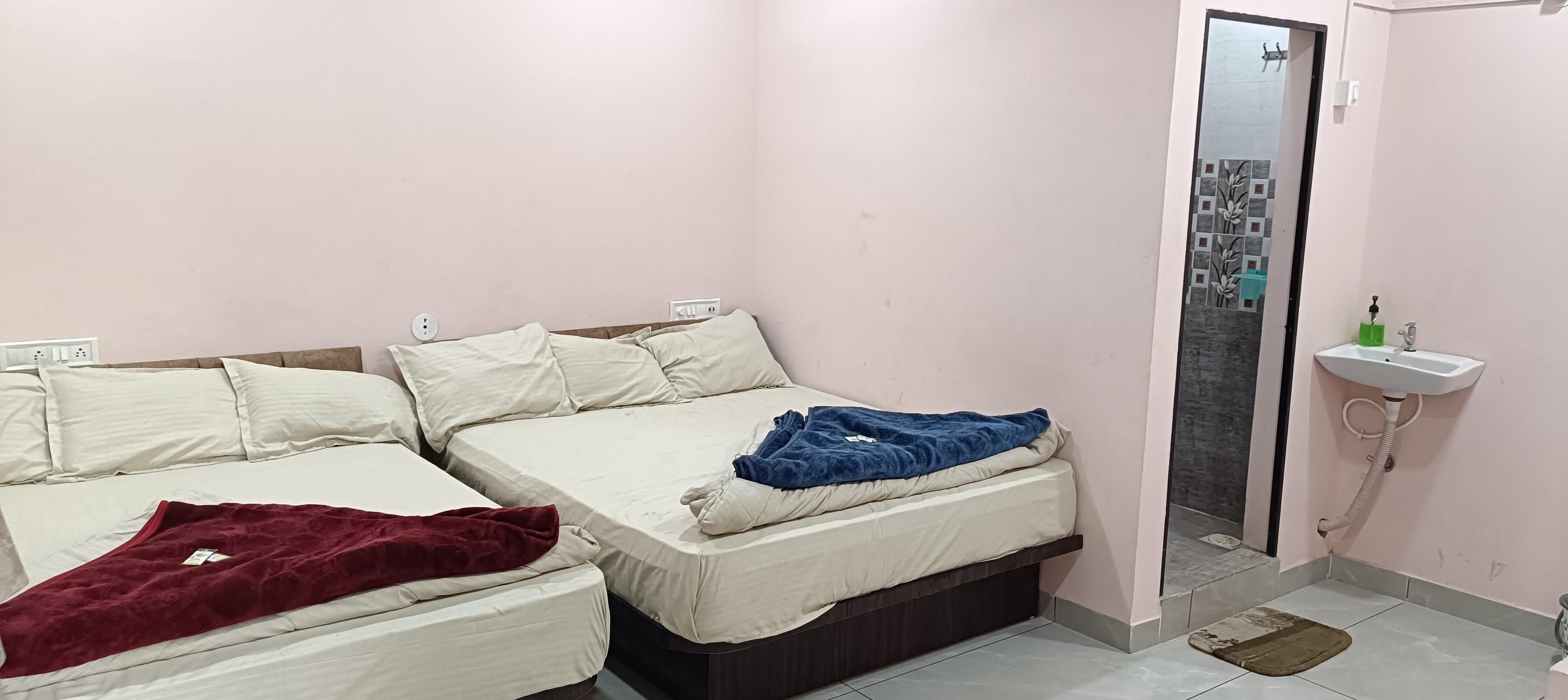 Mrityunjay guest house ,home stay - Tap to explore photos