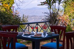 Alaya Stays Mehar Villa | 3 BHK With Garden & Scenic Views