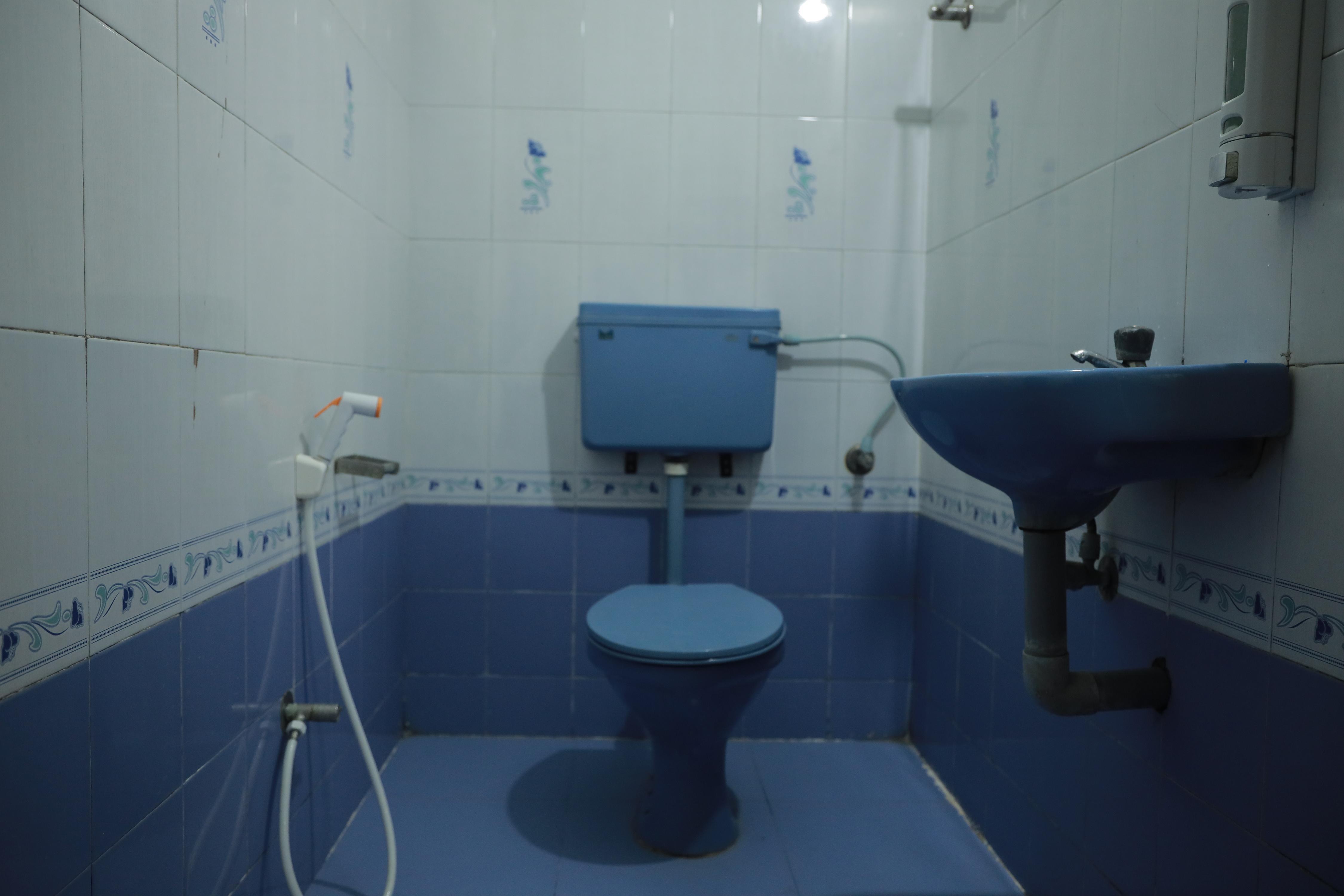 Nissi Budget Rooms - Tap to explore photos