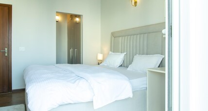 Central Park 1BR Apt Near Gurugram With Pool Access Room Type - Bedroom 1