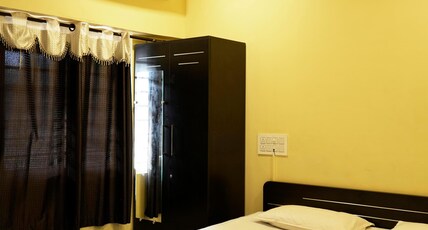 Sri Ratna Lodge Room Type - Standard AC Room