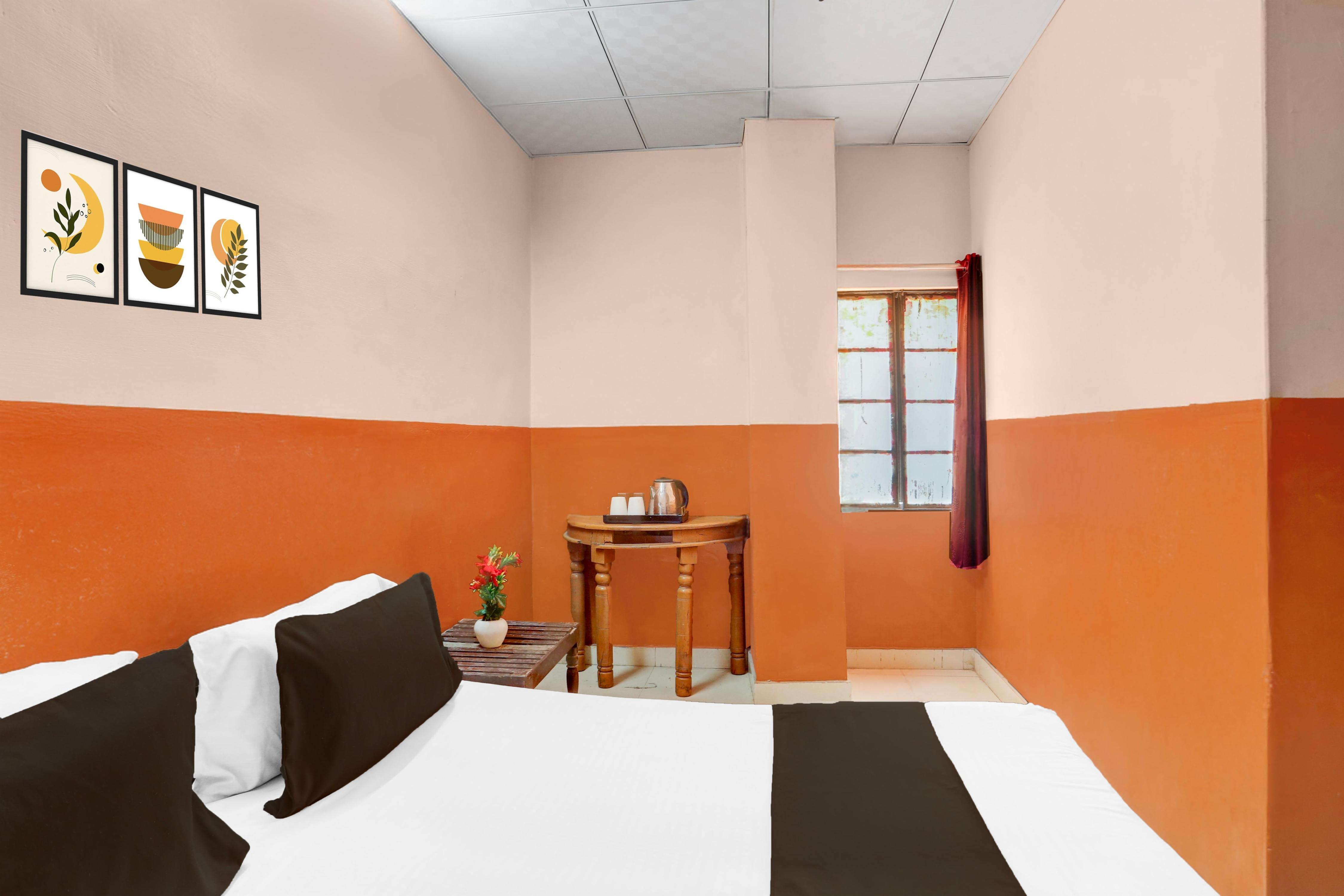 Hotel O Shri Krishna Guest House - Tap to explore photos