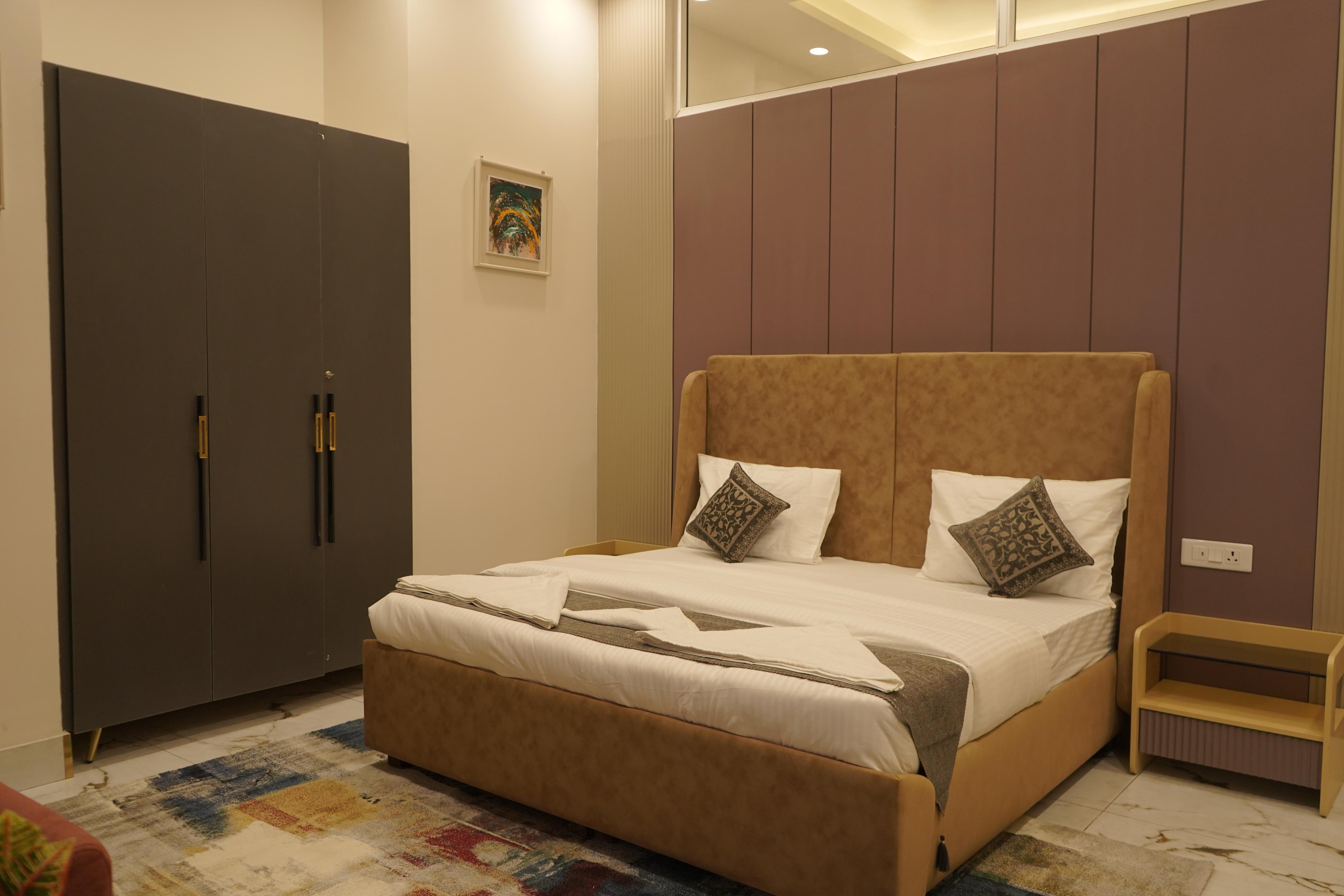 The Uptown Kingdom Luxury Homestay Near By Mukteshwar Temple - Tap to explore photos