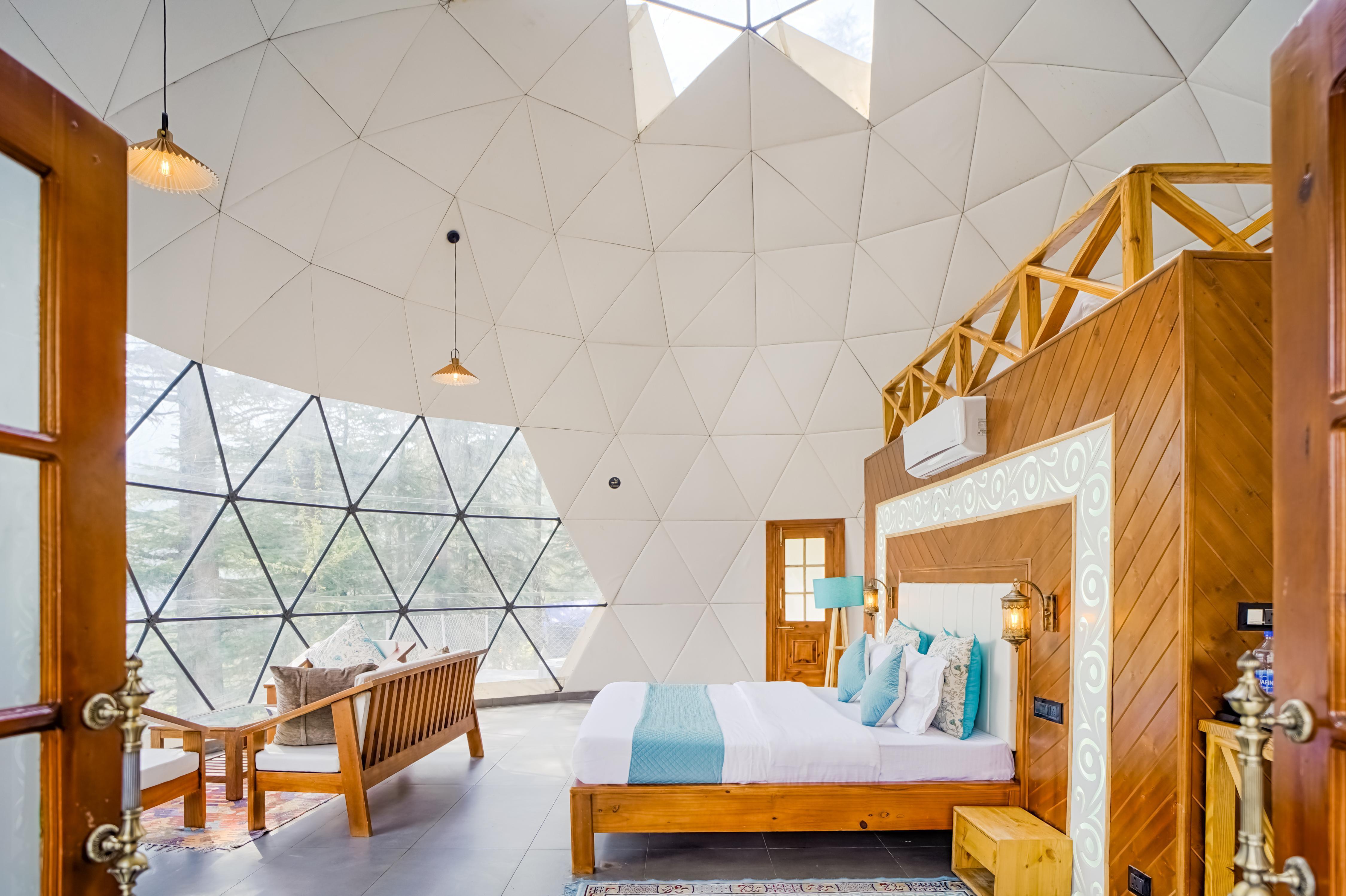 Starlight Dome Itsy Bitsy Cabin - Tap to explore photos